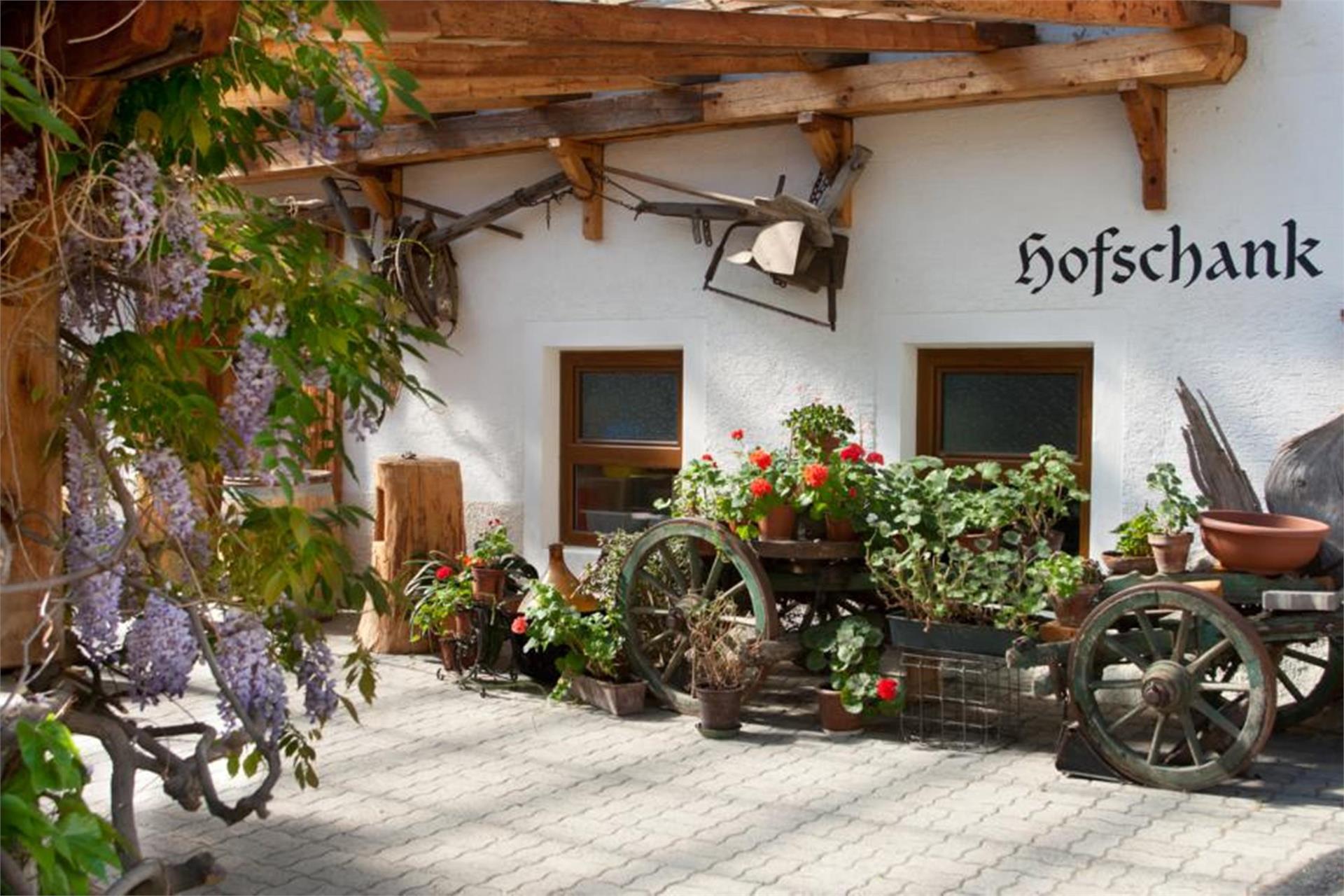 E-Bike Ladestation Angerguterhof Kastelbell-Tschars 1 suedtirol.info