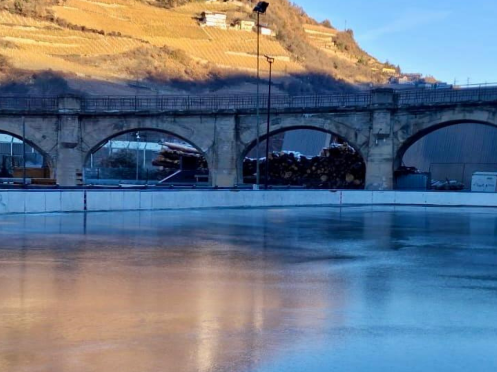 Ice skating ring Chiusa - Brixen/Bressanone and environs - #2 - suedtirol.info