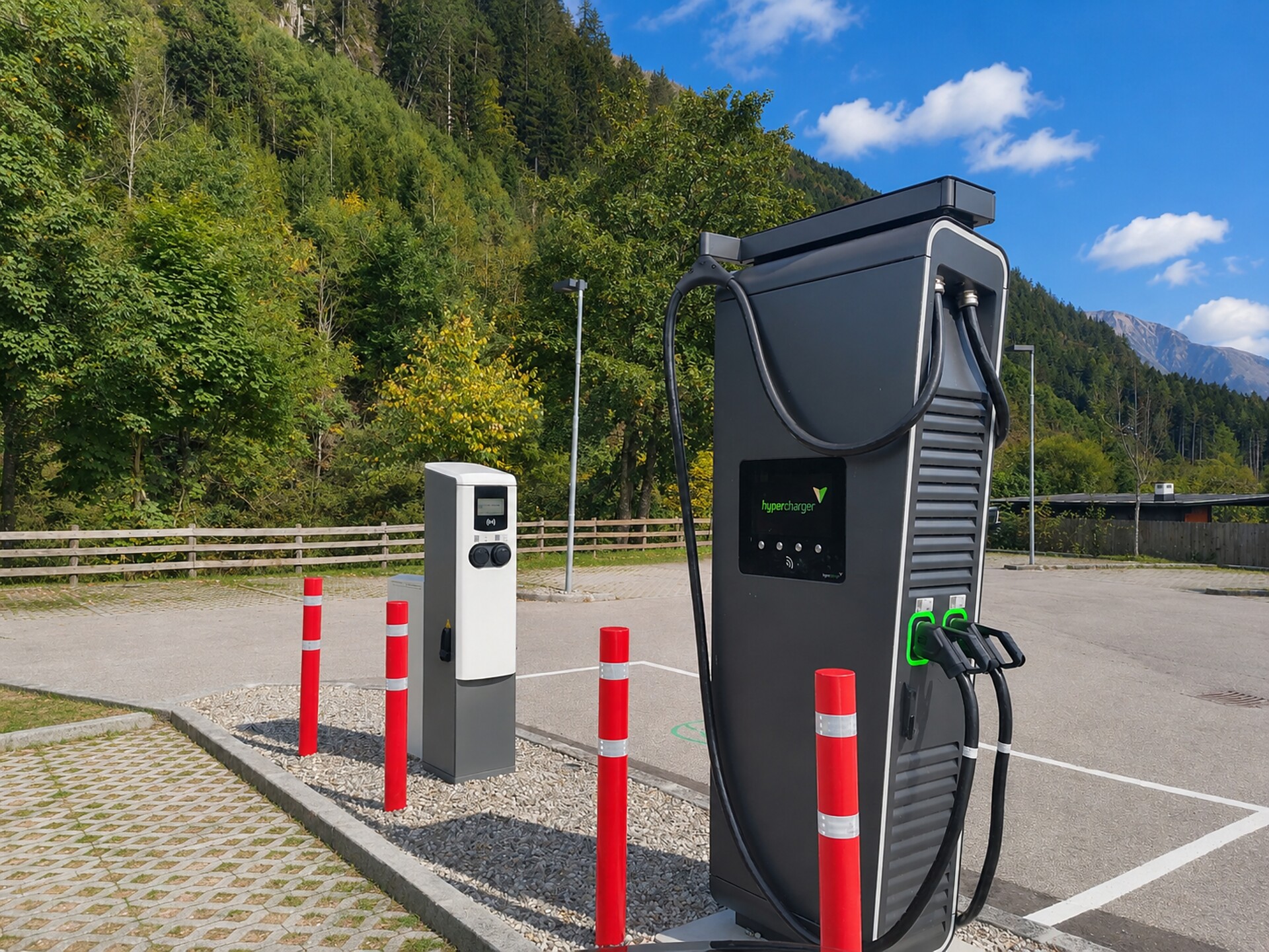 E-car charge station Luttach/Lutago - Ahrntal/Valle Aurina - #1 - suedtirol.info