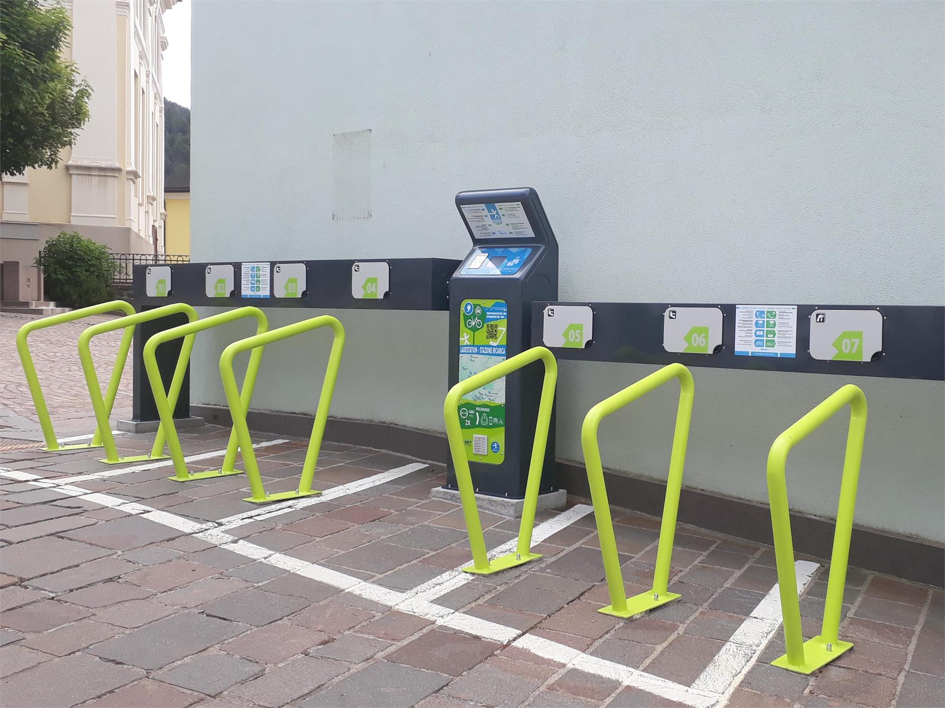 Stazione di ricarira e-bike Casa di Cultura "Luis Trenker" Ortisei 1 suedtirol.info