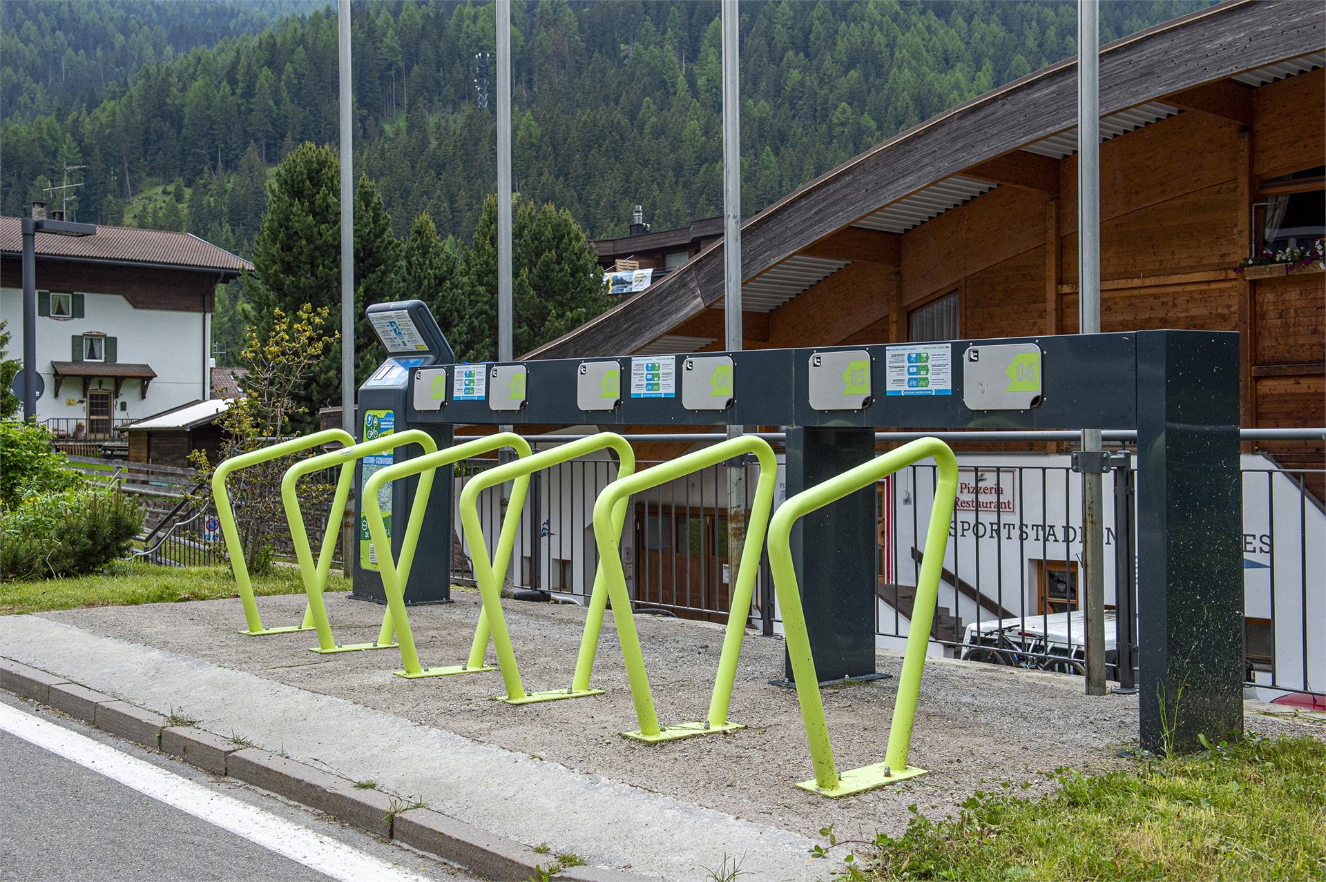 E-bike charging station ice rink Sëlva/Selva 3 suedtirol.info