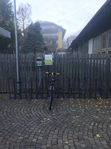 E-Bike charging station fairground Sand in Taufers/Campo Tures 1 suedtirol.info