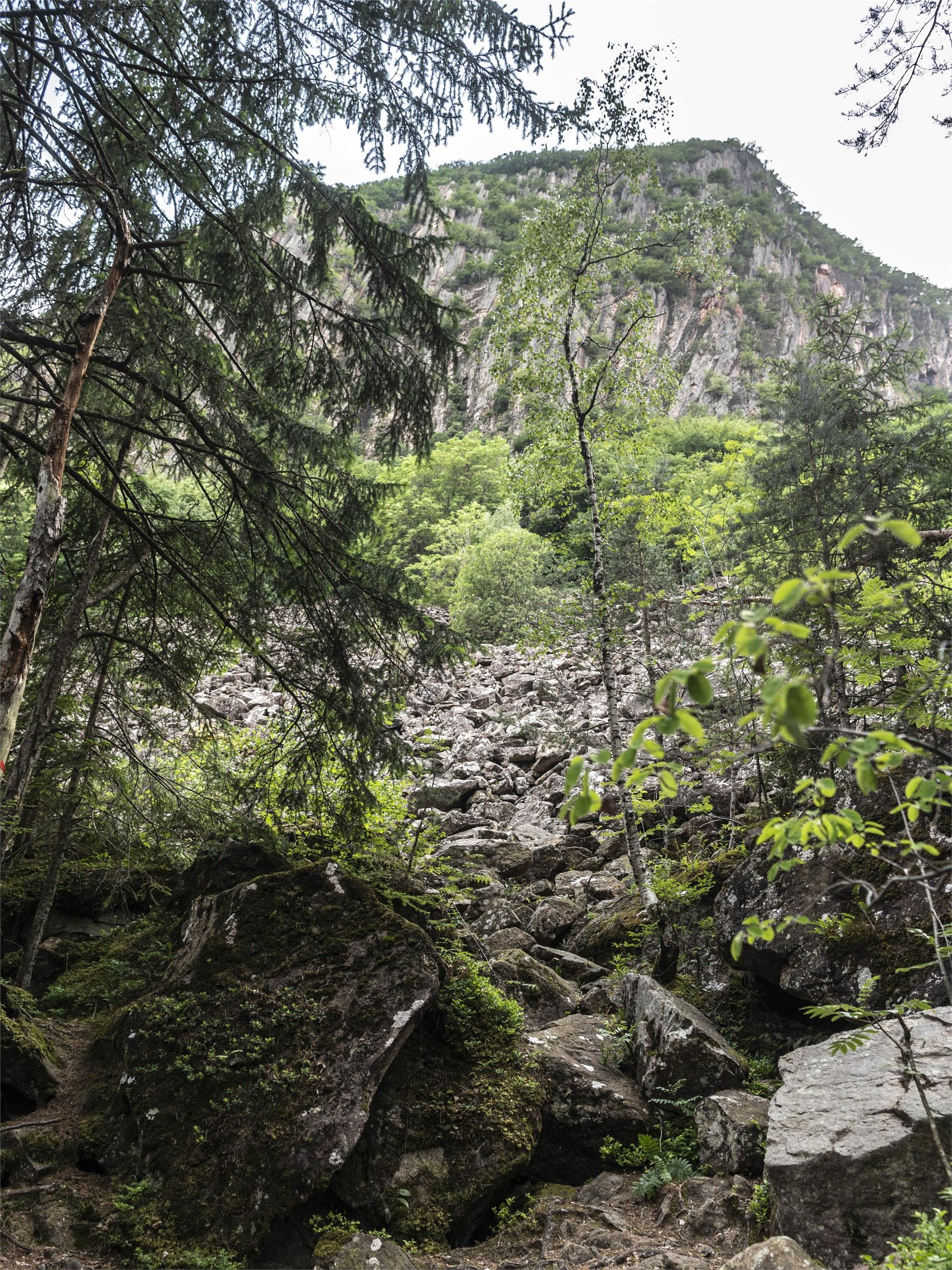 Eislöcher Kaltern an der Weinstraße 6 suedtirol.info