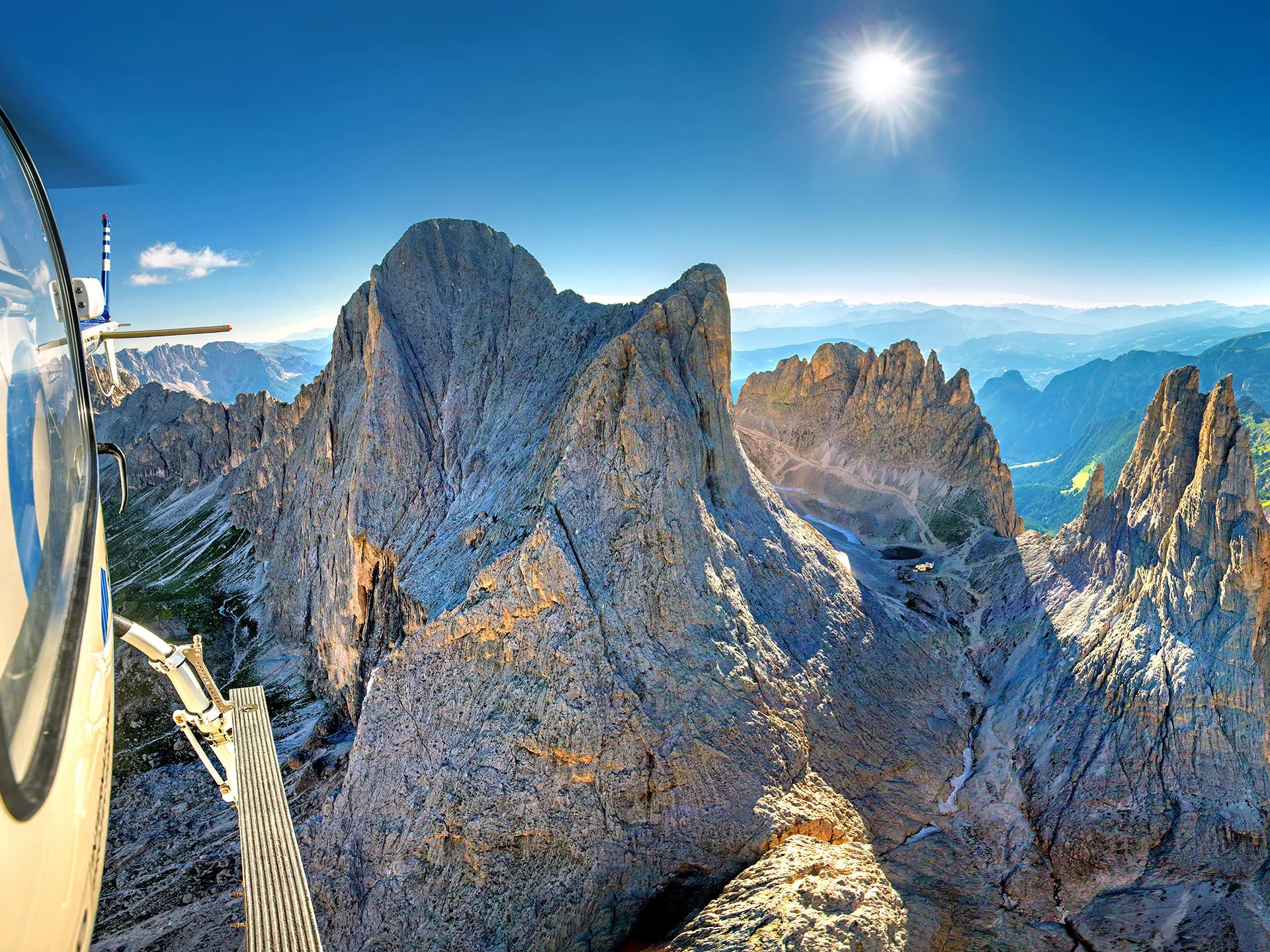 ELIKOS Helicopterservice Ortisei 10 suedtirol.info