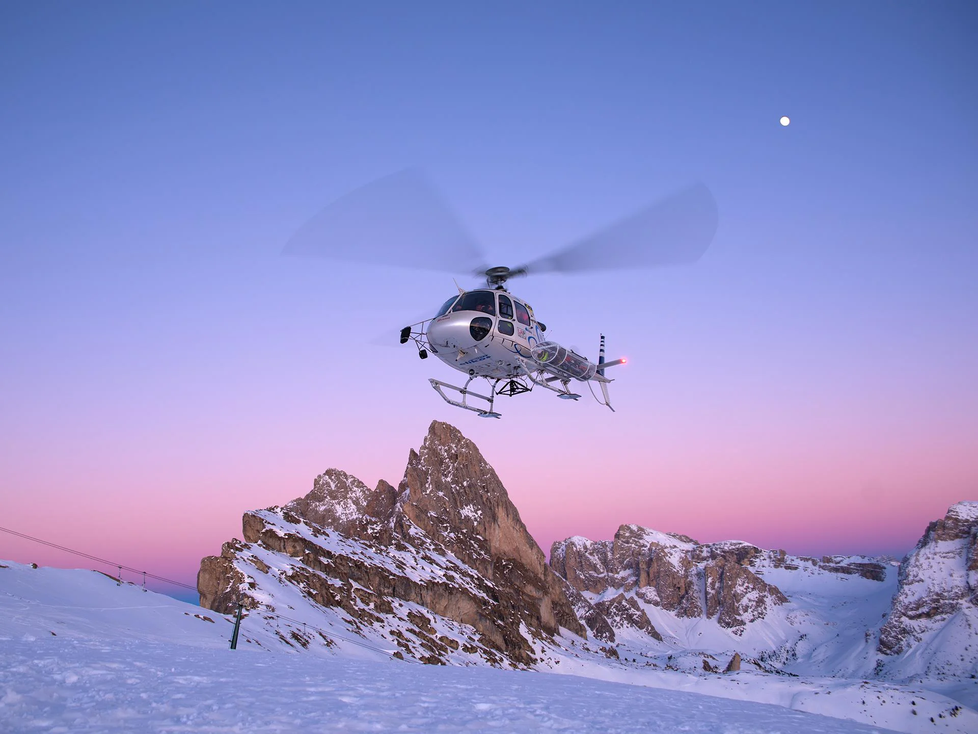 ELIKOS Helicopterservice Ortisei 19 suedtirol.info