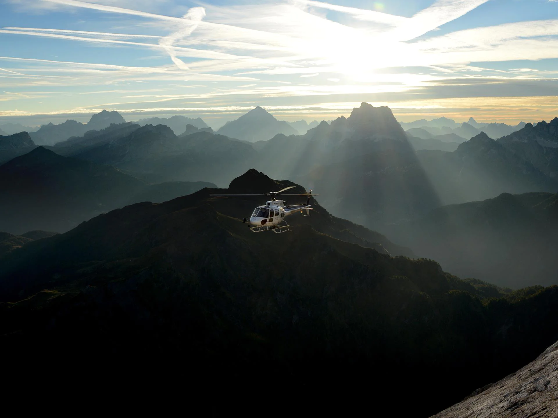 ELIKOS Helicopterservice Ortisei 5 suedtirol.info