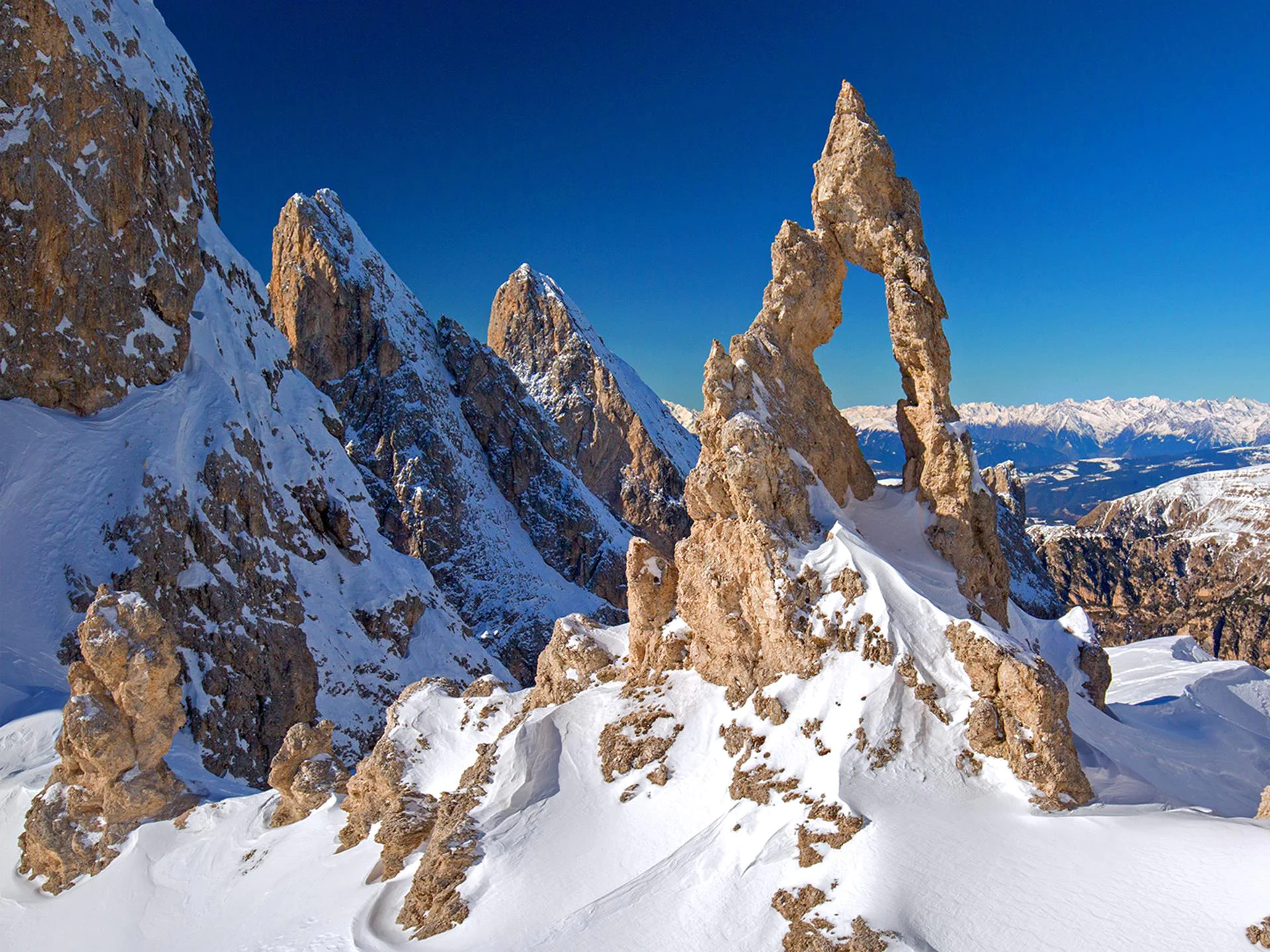 ELIKOS Helicopterservice Ortisei 18 suedtirol.info