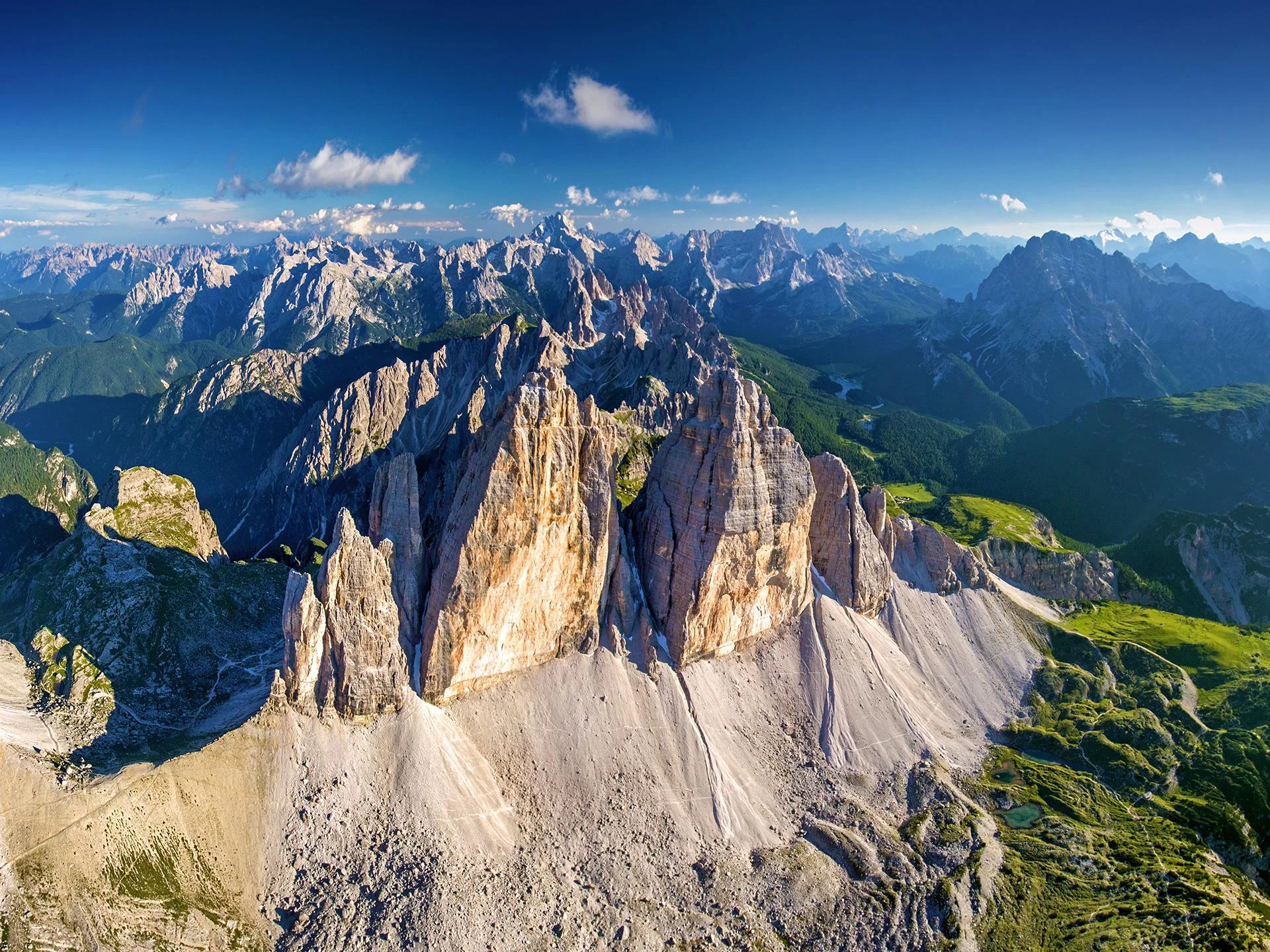 ELIKOS Helicopterservice Ortisei 4 suedtirol.info
