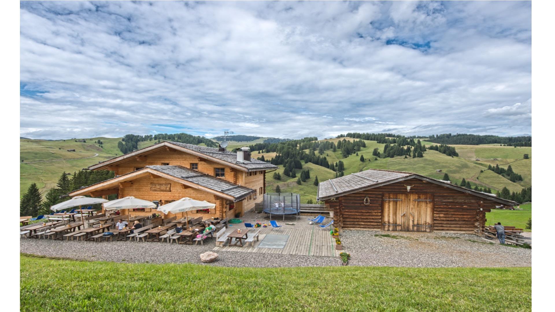 Stazione di ricarica e-bike Malga Saltner Santa Cristina Val Gardena 1 suedtirol.info