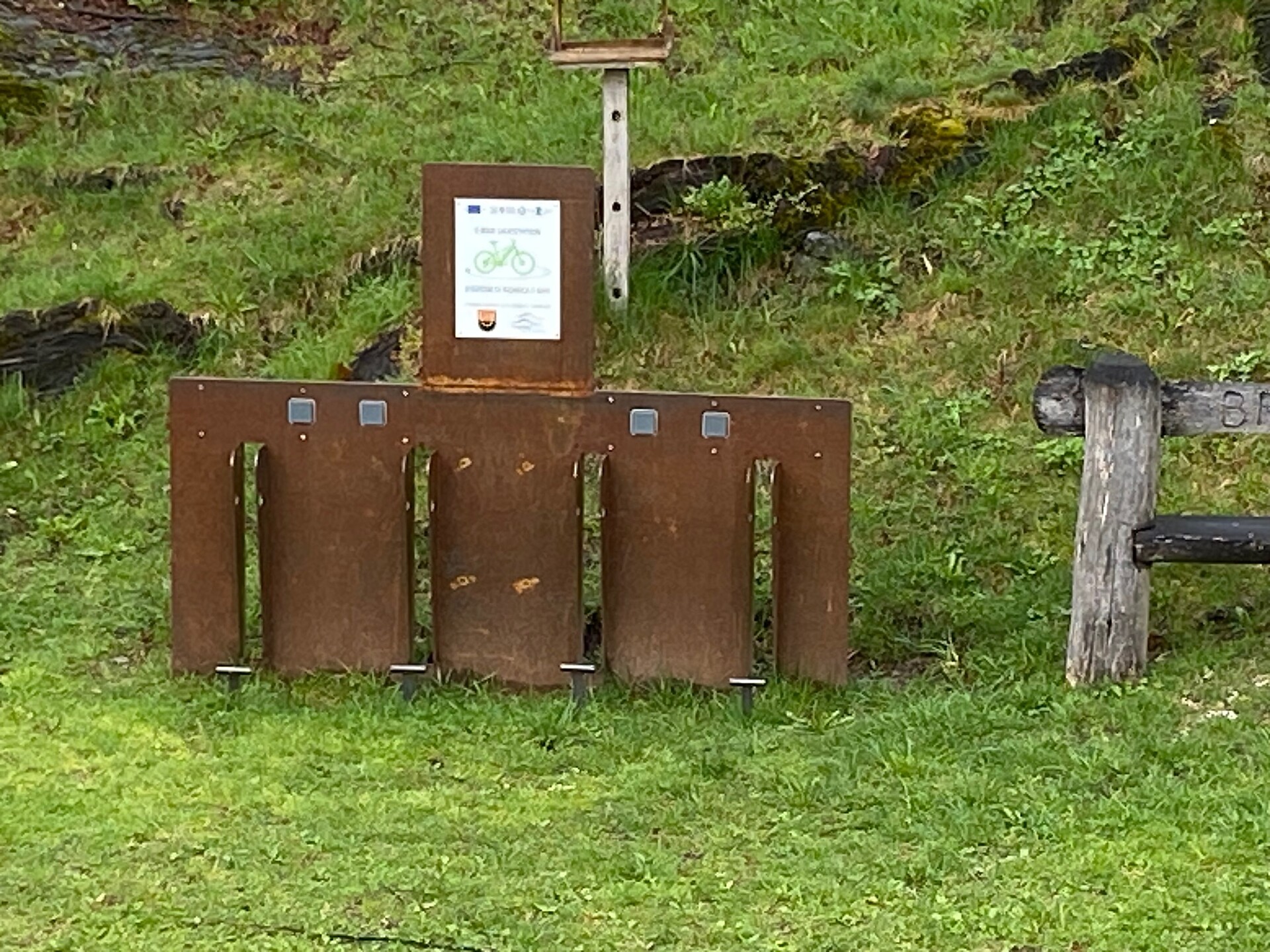 E-Bike Ladestation in Fennberg Neumarkt 2 suedtirol.info