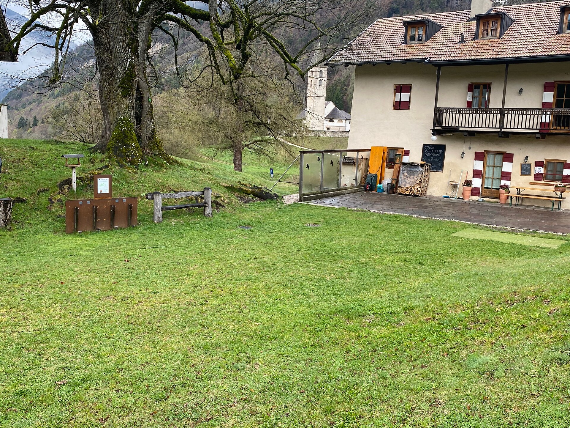 E-Bike Ladestation in Fennberg Neumarkt 1 suedtirol.info
