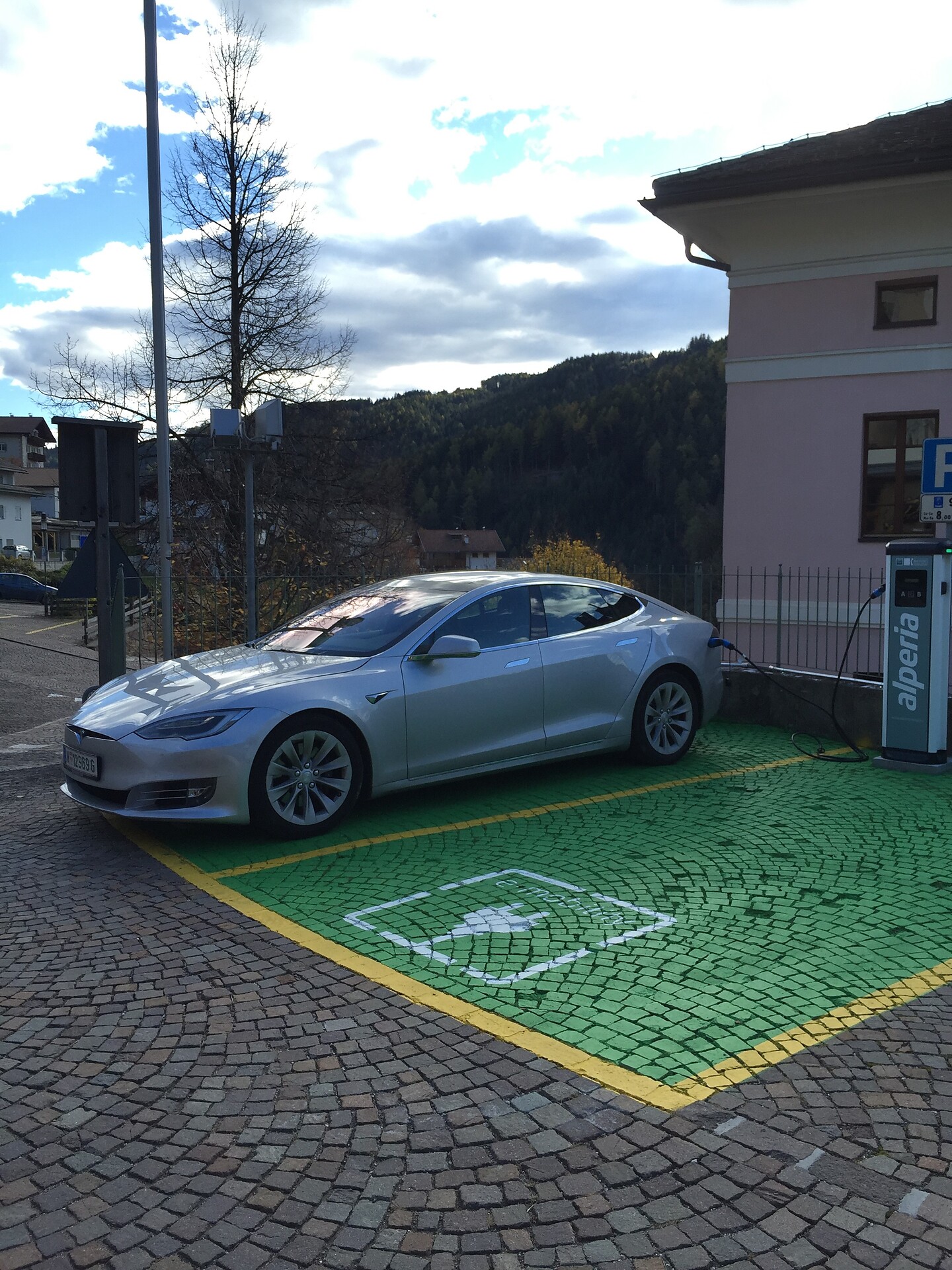 Ladestation E
