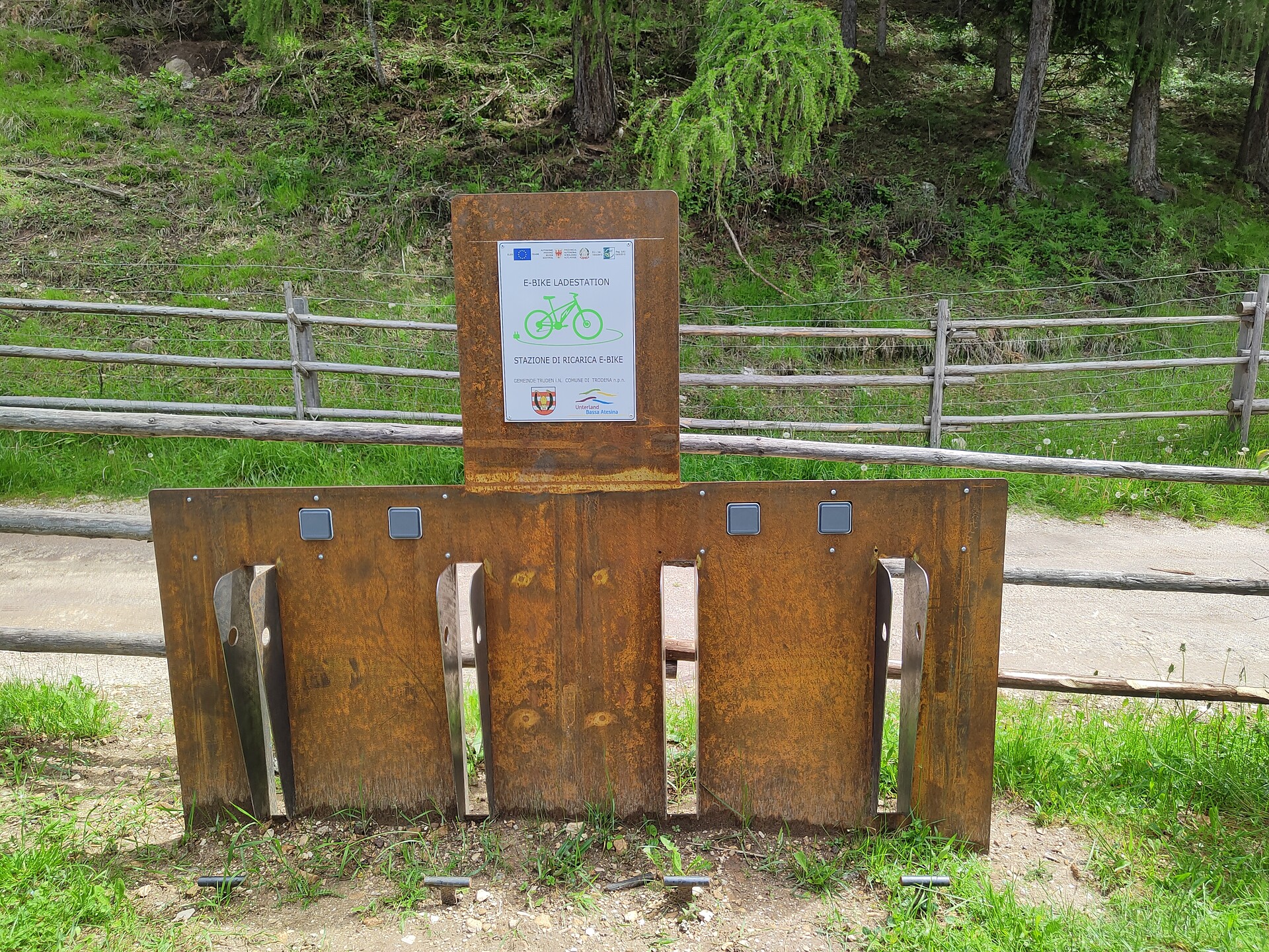 E-bike charging station Cisloner Alm/Malga Cislon Truden/Trodena 1 suedtirol.info