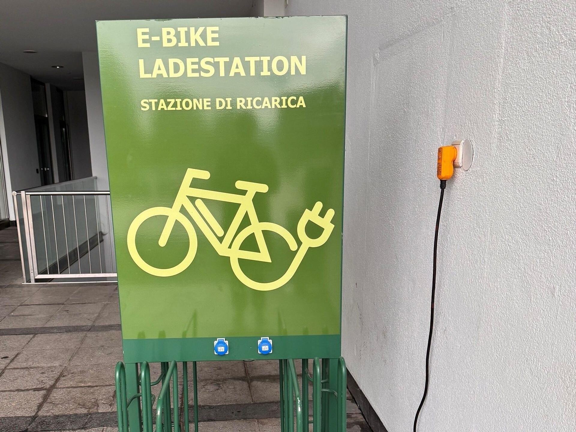 Stazione ricarica biciclette elettriche stazione a valle Plan de Corones - Regione dolomitica Plan de Corones - #1 - suedtirol.info