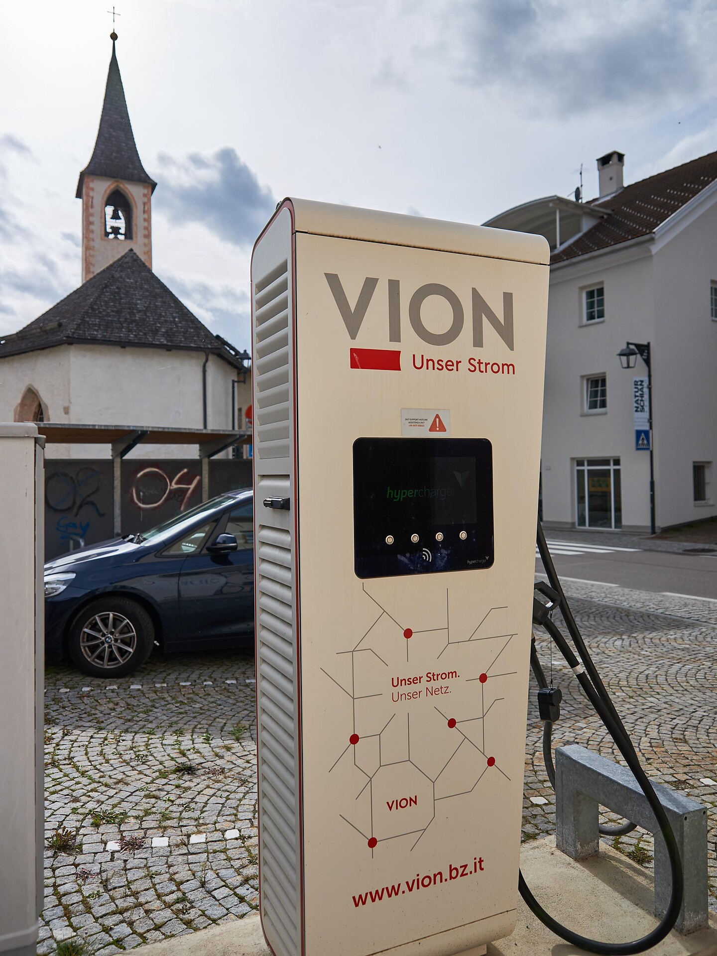 Stazione di ricarica per auto elettriche Tubre