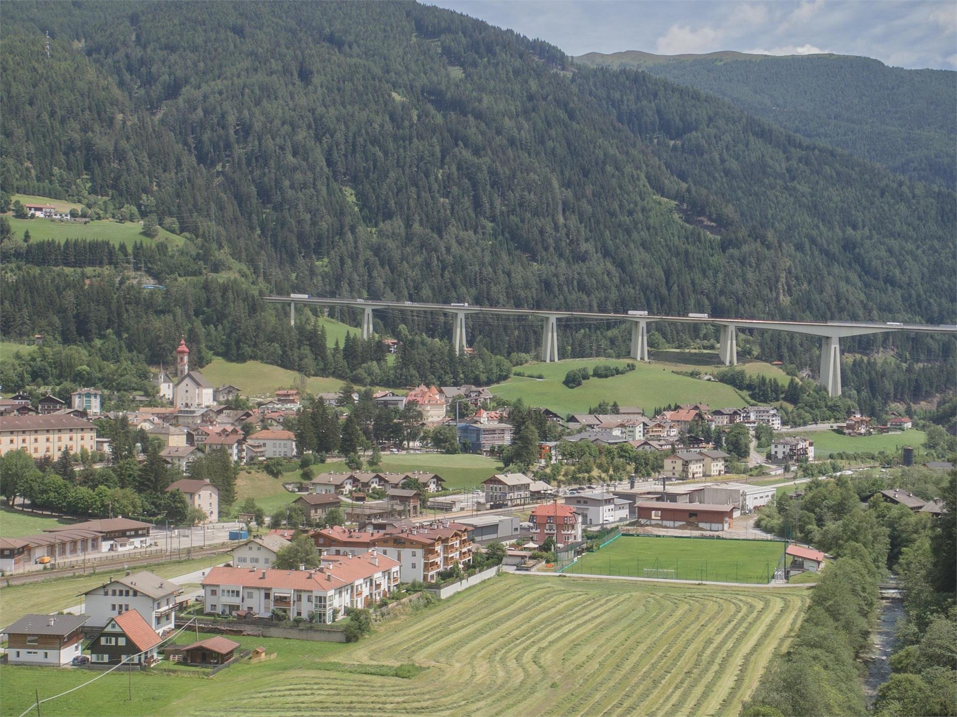 Fußballplatz Gossensass Brenner 1 suedtirol.info