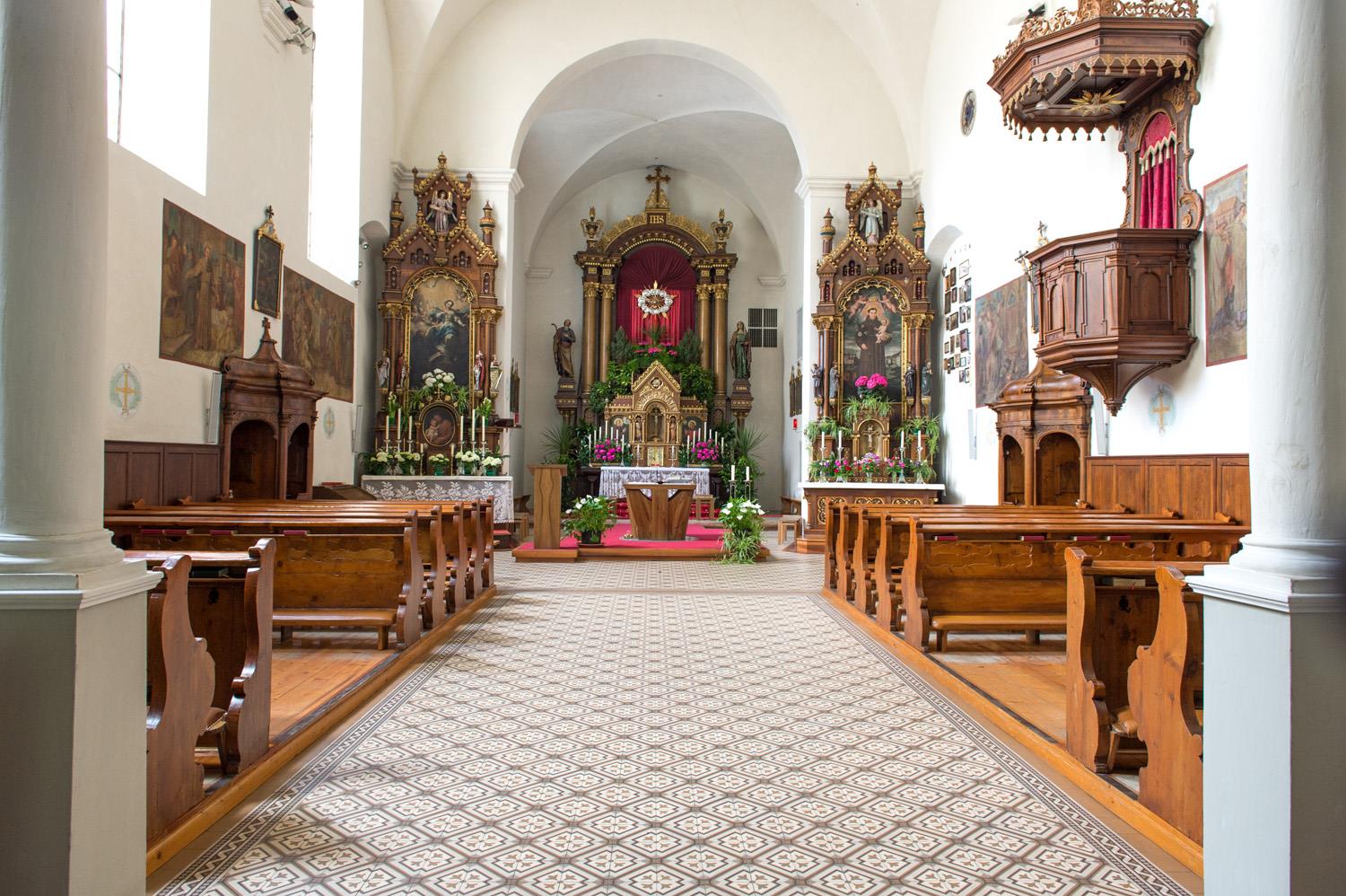 Church "Franziskaner" Kaltern/Caldaro Kaltern an der Weinstraße/Caldaro sulla Strada del Vino 3 suedtirol.info