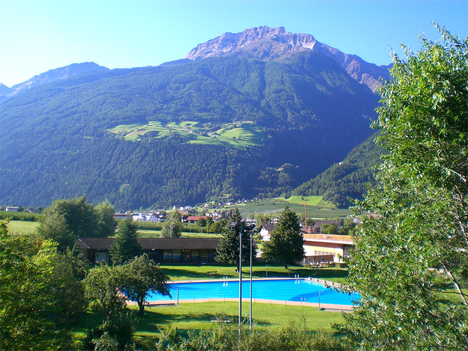 Open-air Swimming pool Lasa Laas/Lasa 1 suedtirol.info