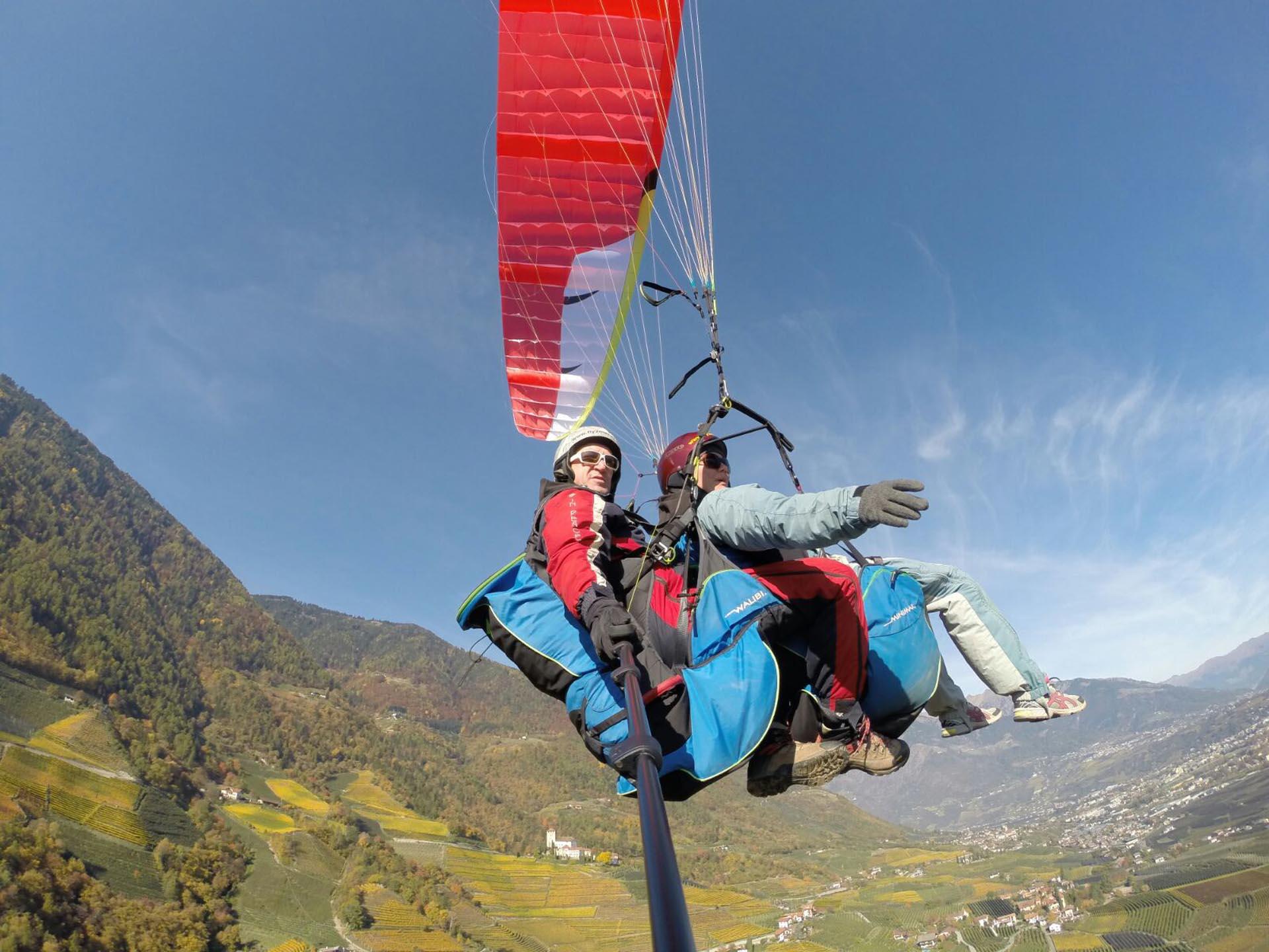 FlyMeran paragliding and tandem flights Tscherms/Cermes 4 suedtirol.info