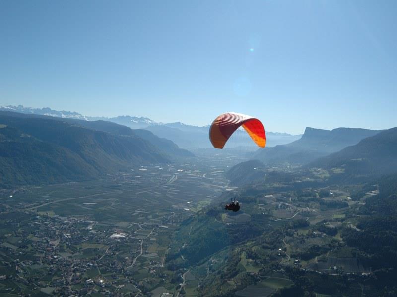 FlyMeran paragliding and tandem flights Tscherms/Cermes 1 suedtirol.info