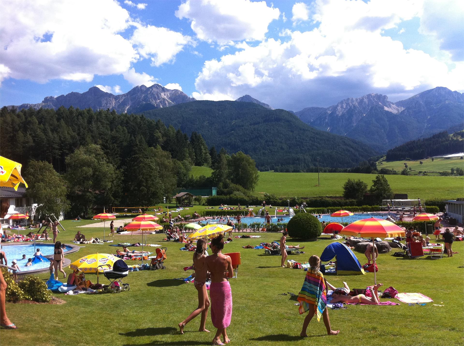 Piscina all´aperto di Valdaora Valdaora 2 suedtirol.info