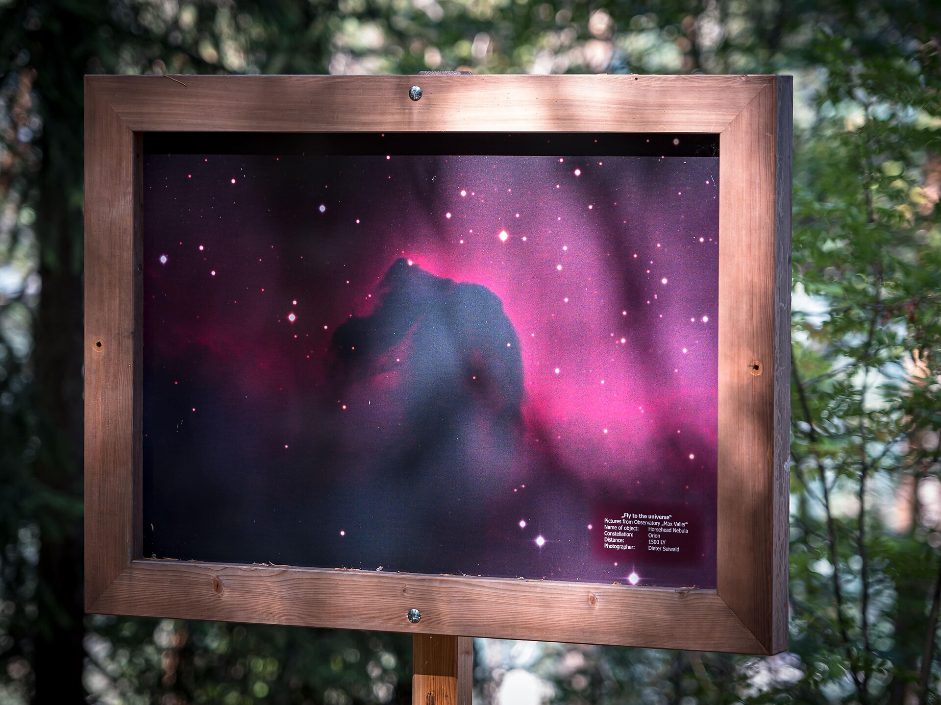 Freiluftausstellung_Fly to the universe