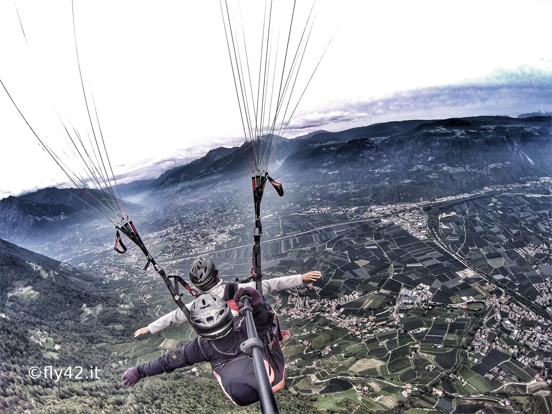 FLY42 volo tandem in parapendio San Martino in Passiria 7 suedtirol.info