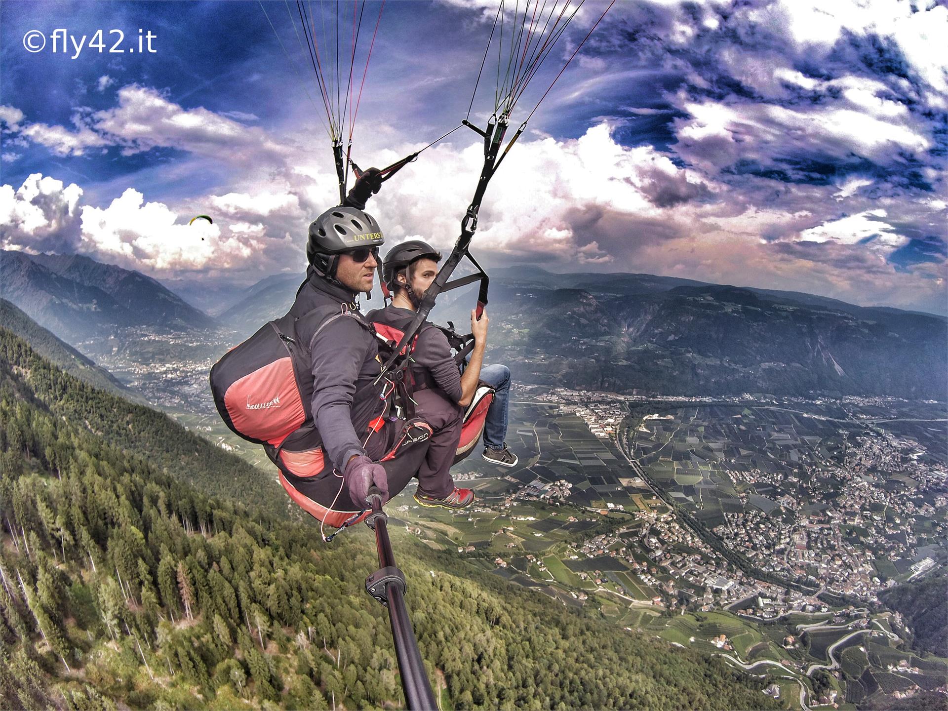 FLY42 volo tandem in parapendio San Martino in Passiria 4 suedtirol.info