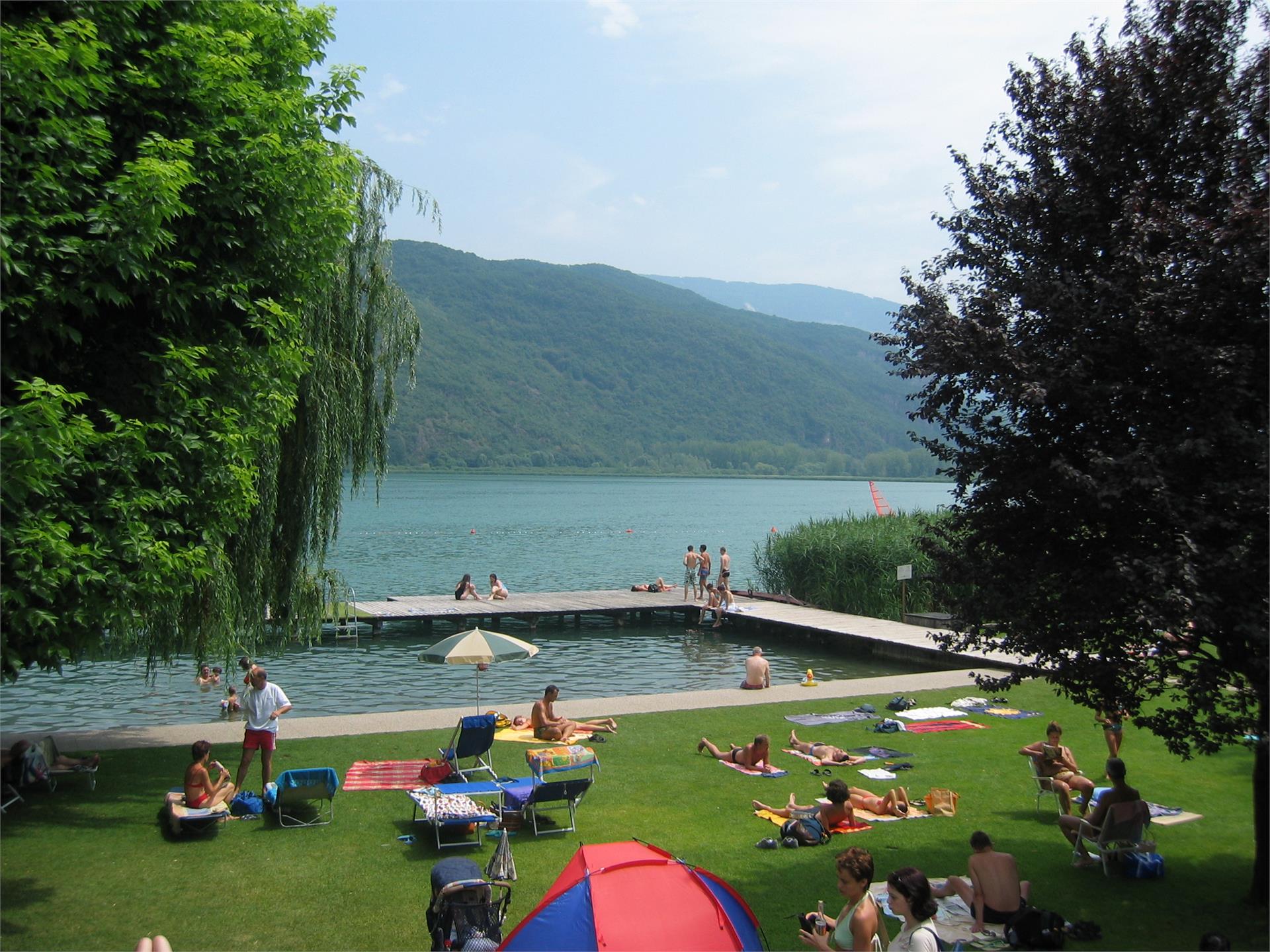 Freibad mit Seezugang Gretl am See Kaltern an der Weinstraße 1 suedtirol.info
