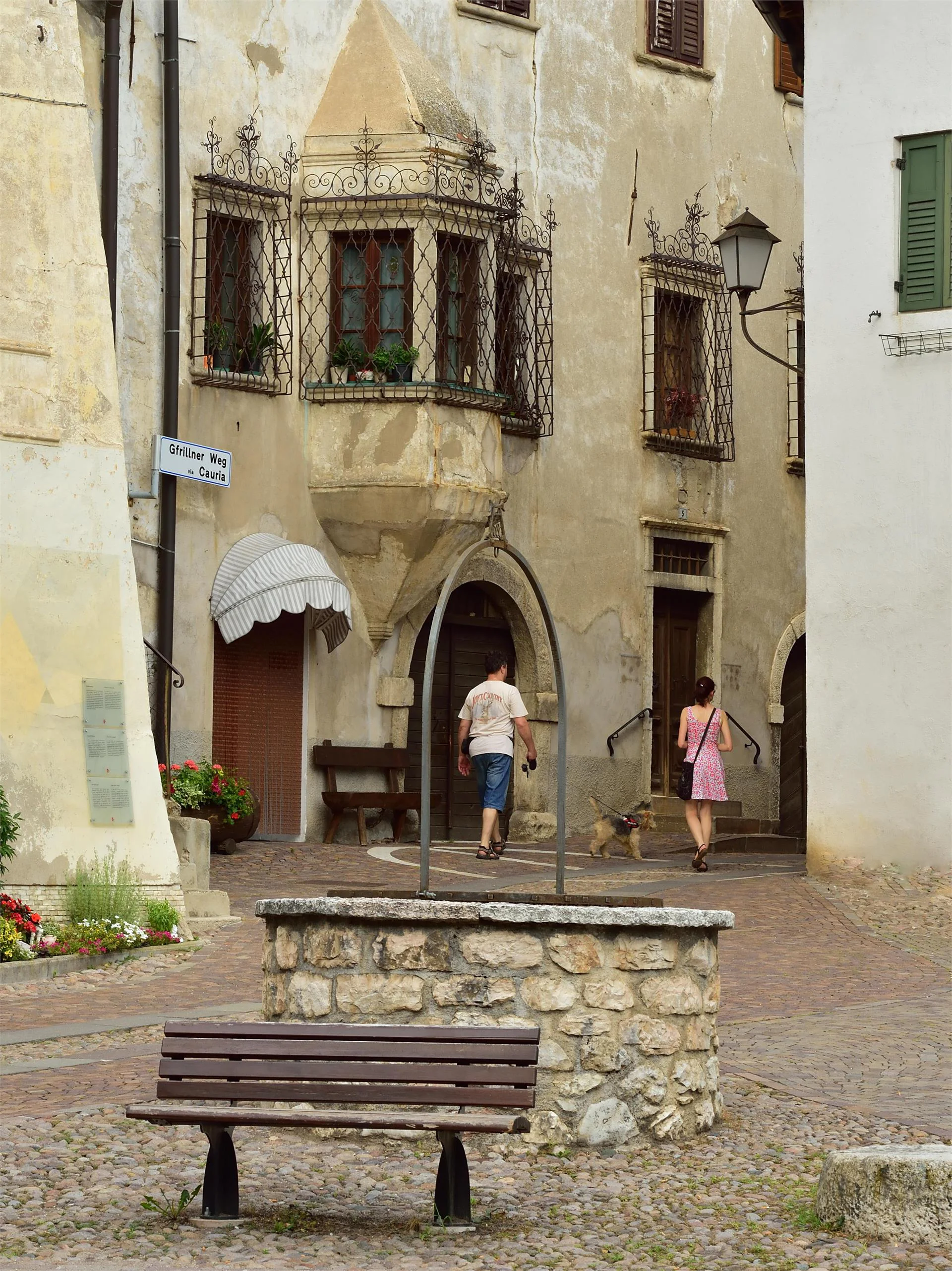 Piazza della Libertá Egna 1 suedtirol.info