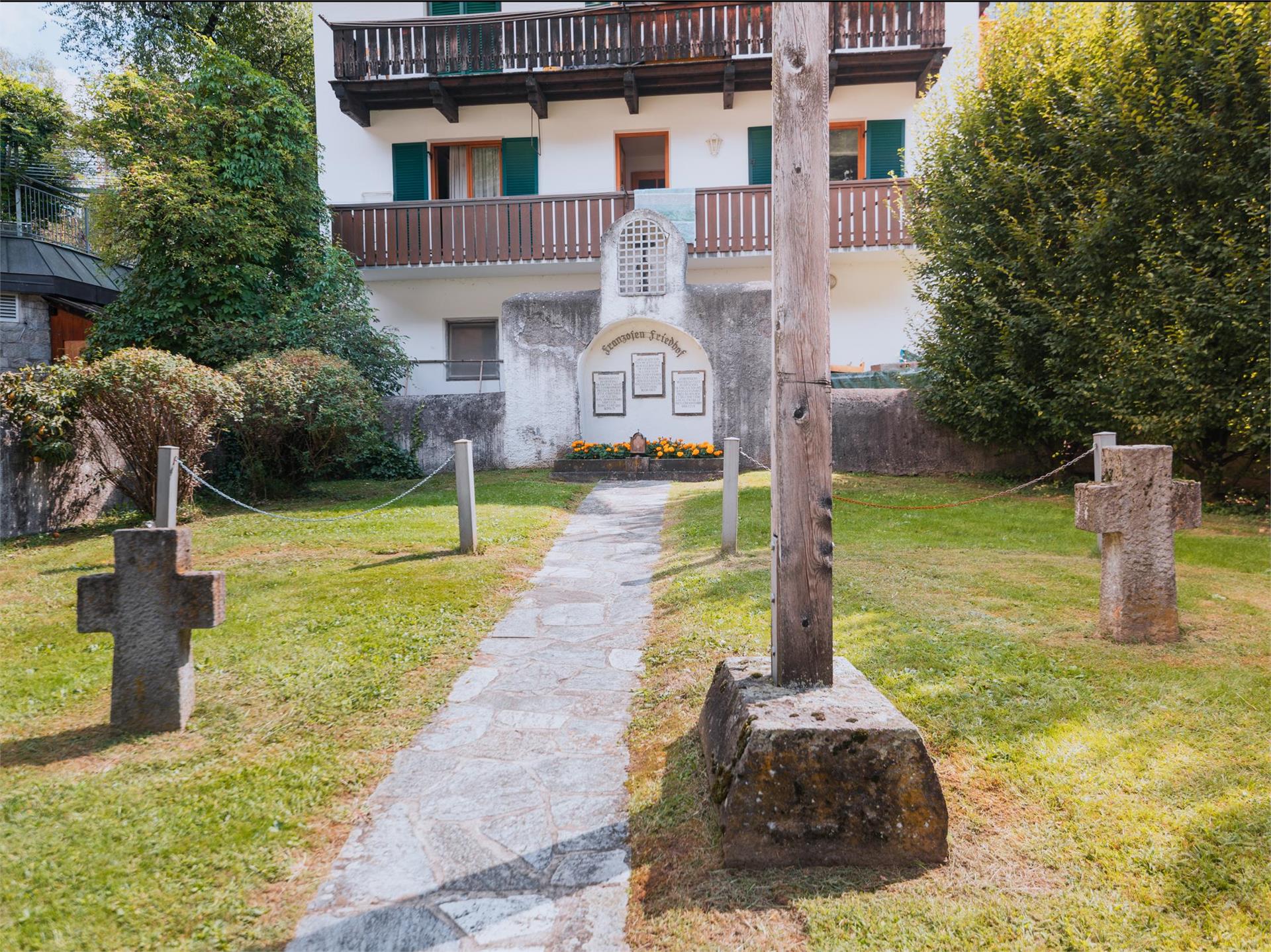 French Graveyard in St. Leonhard/S. Leonardo St.Leonhard in Passeier/San Leonardo in Passiria 2 suedtirol.info