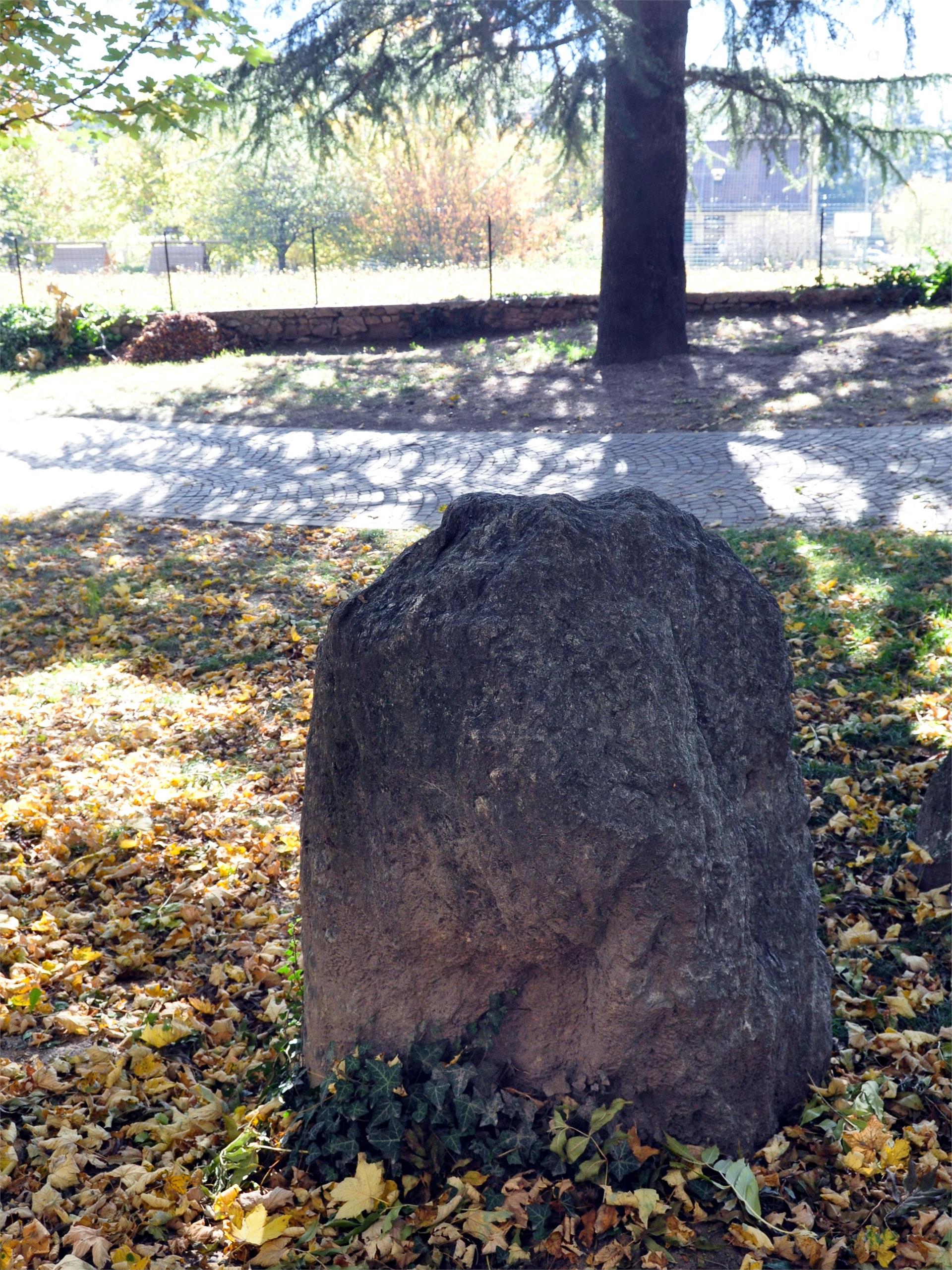 Freienfeld Menhir Kurtatsch an der Weinstraße 3 suedtirol.info