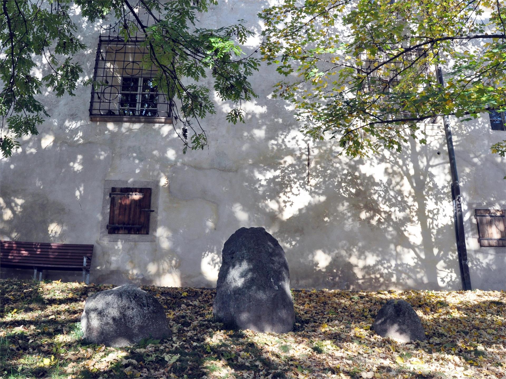 Freienfeld Menhir Kurtatsch an der Weinstraße 1 suedtirol.info