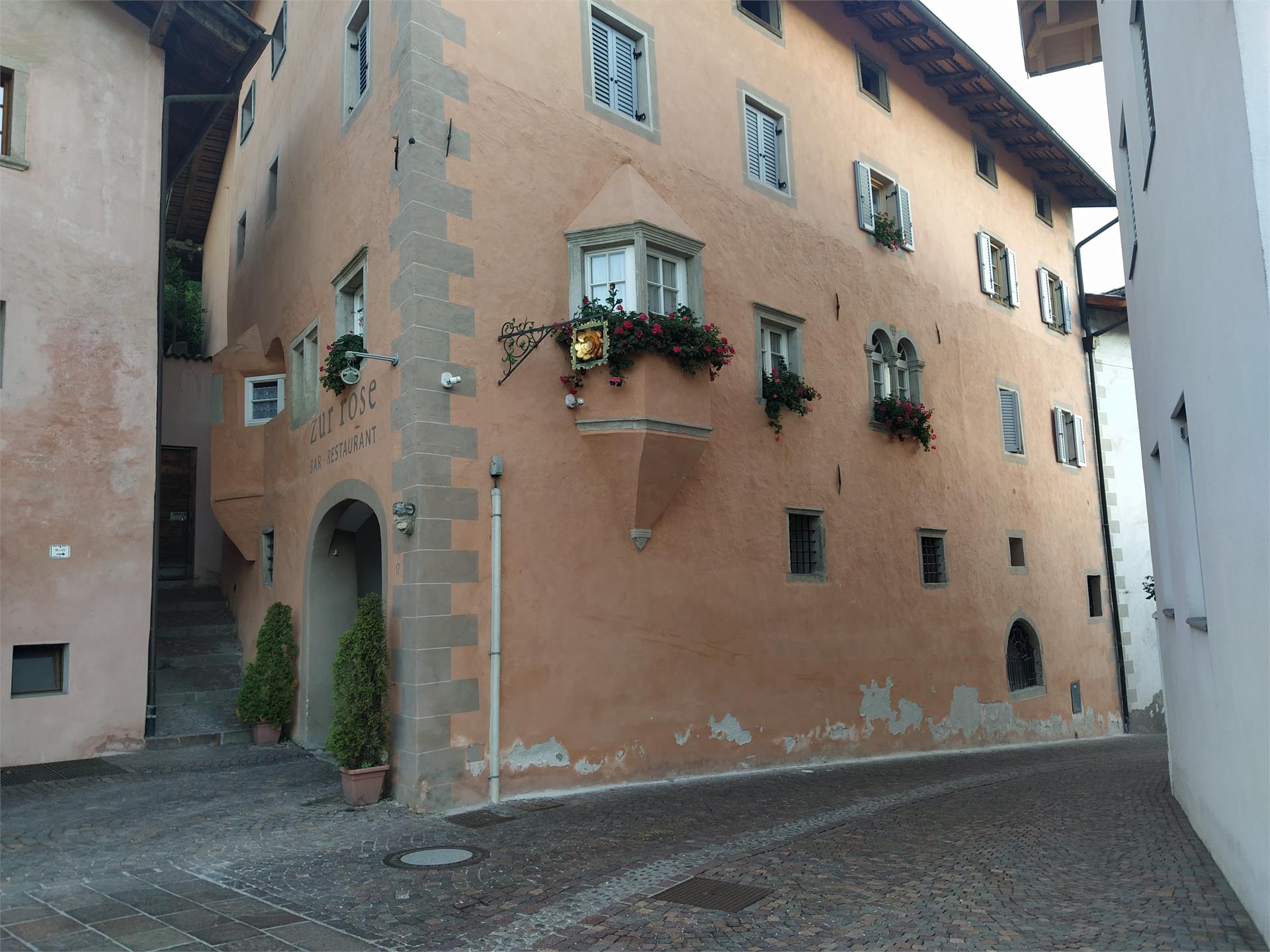 Albergo "Zur Rose" Montagna 1 suedtirol.info