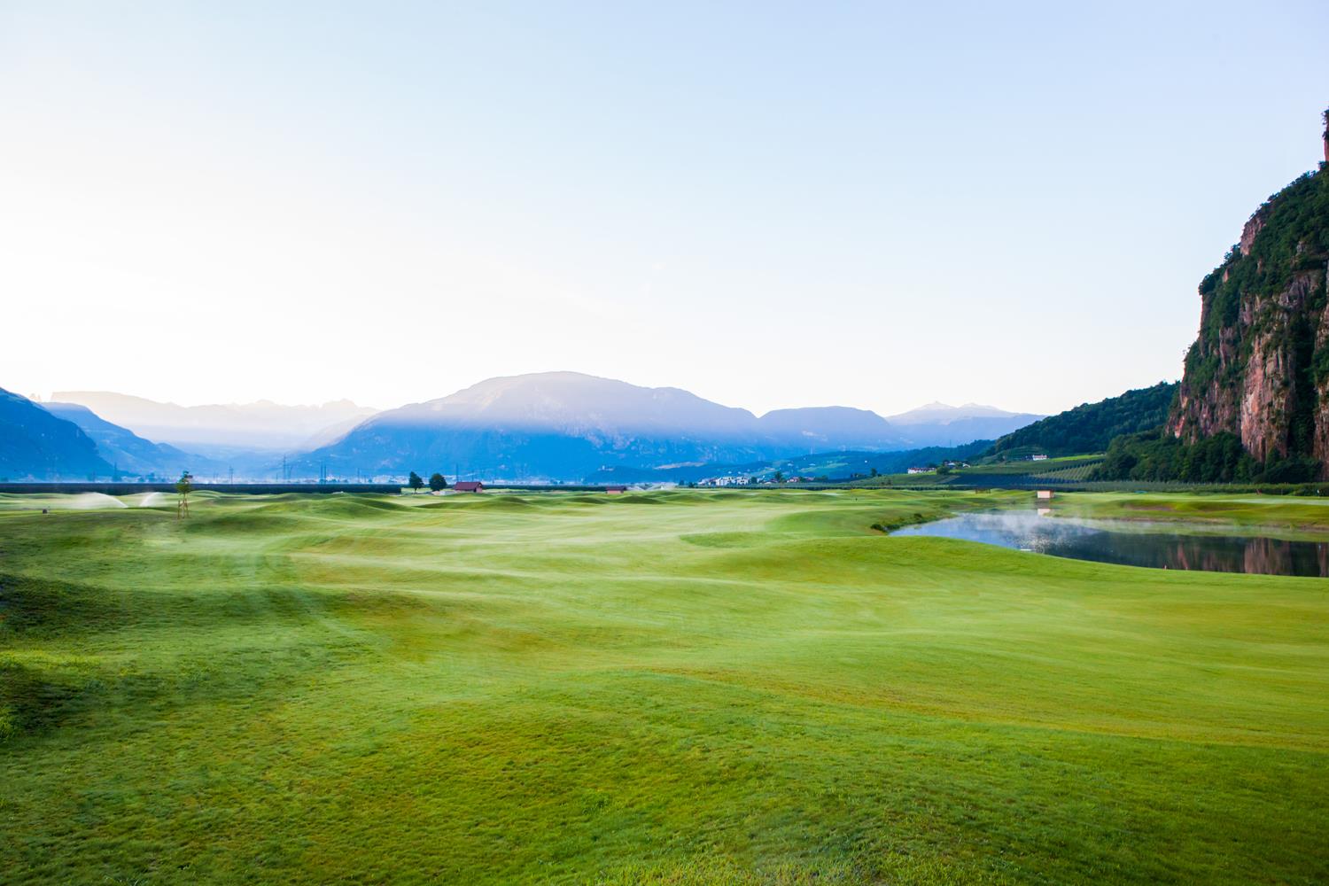 Golf Club Eppan "The Blue Monster" Eppan an der Weinstaße/Appiano sulla Strada del Vino 1 suedtirol.info