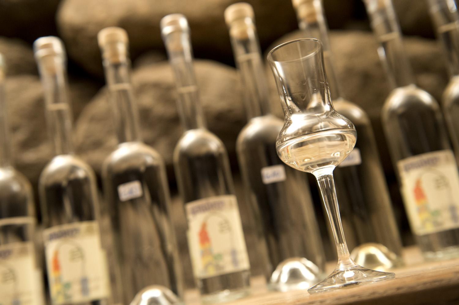 Gaudenz Hofbrennerei & Weingut Partschins 10 suedtirol.info