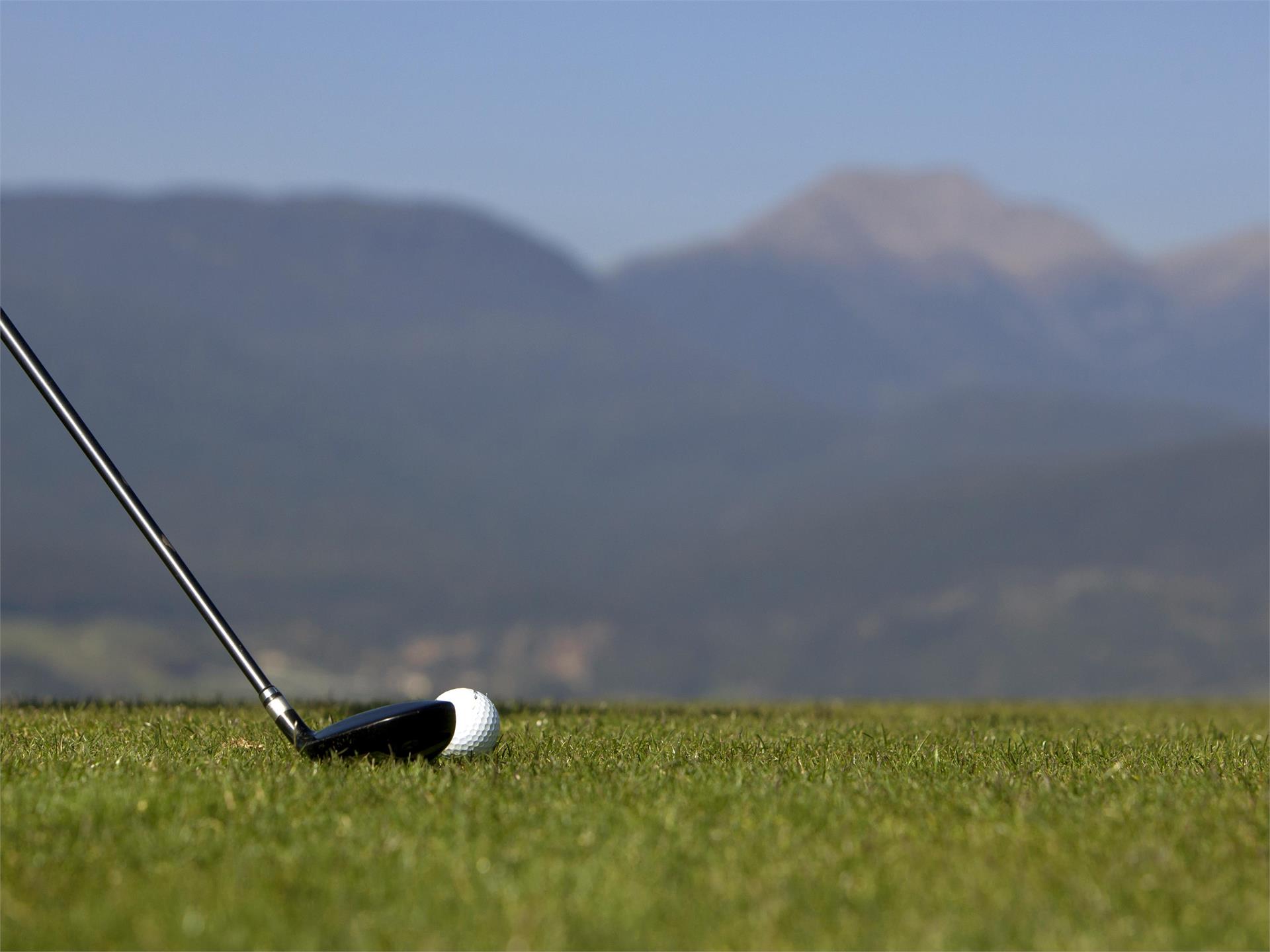 Golf course Dolomiti in Sarnonico Kaltern an der Weinstraße/Caldaro sulla Strada del Vino 2 suedtirol.info