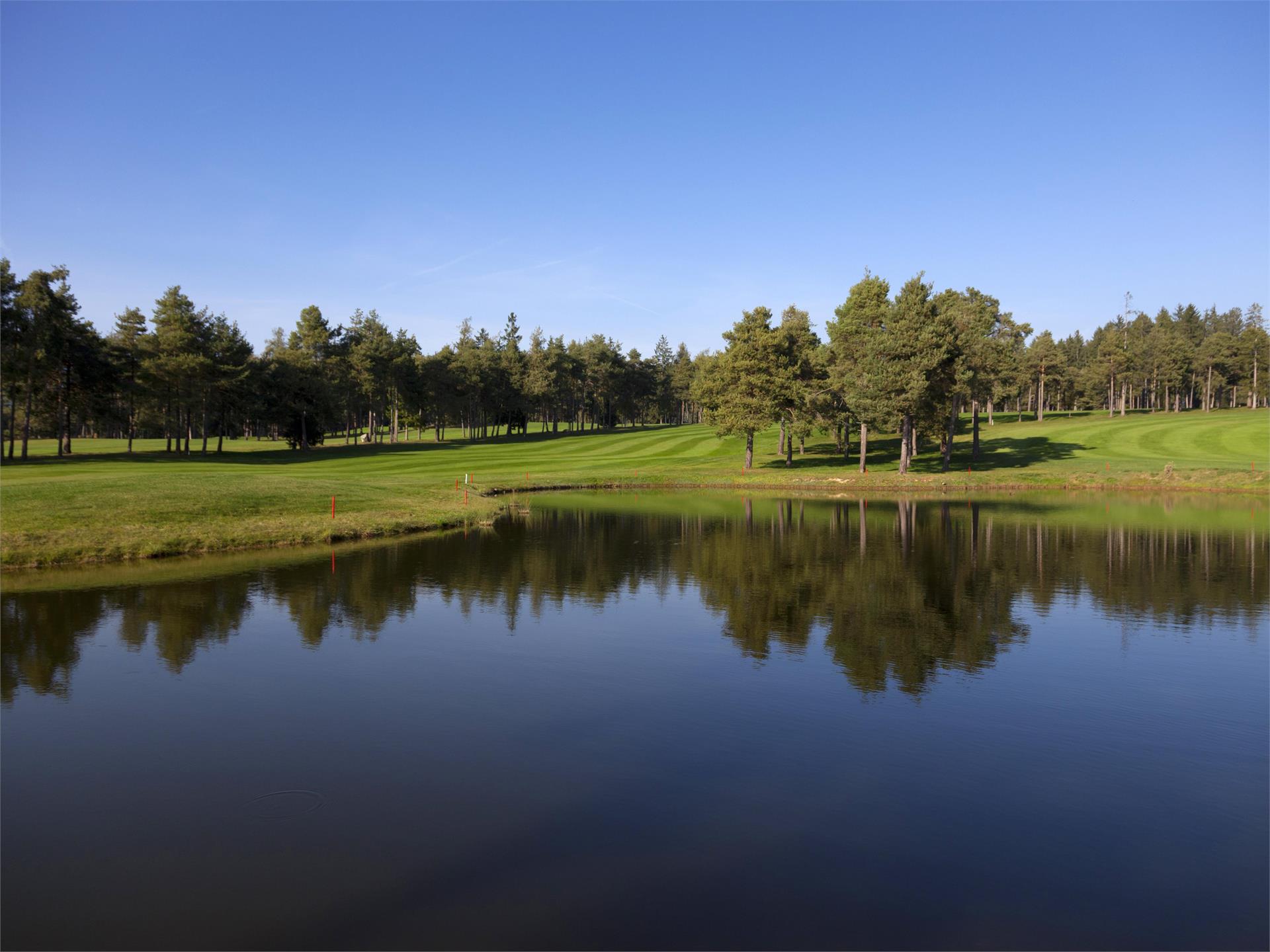 Golf course Dolomiti in Sarnonico Kaltern an der Weinstraße/Caldaro sulla Strada del Vino 10 suedtirol.info
