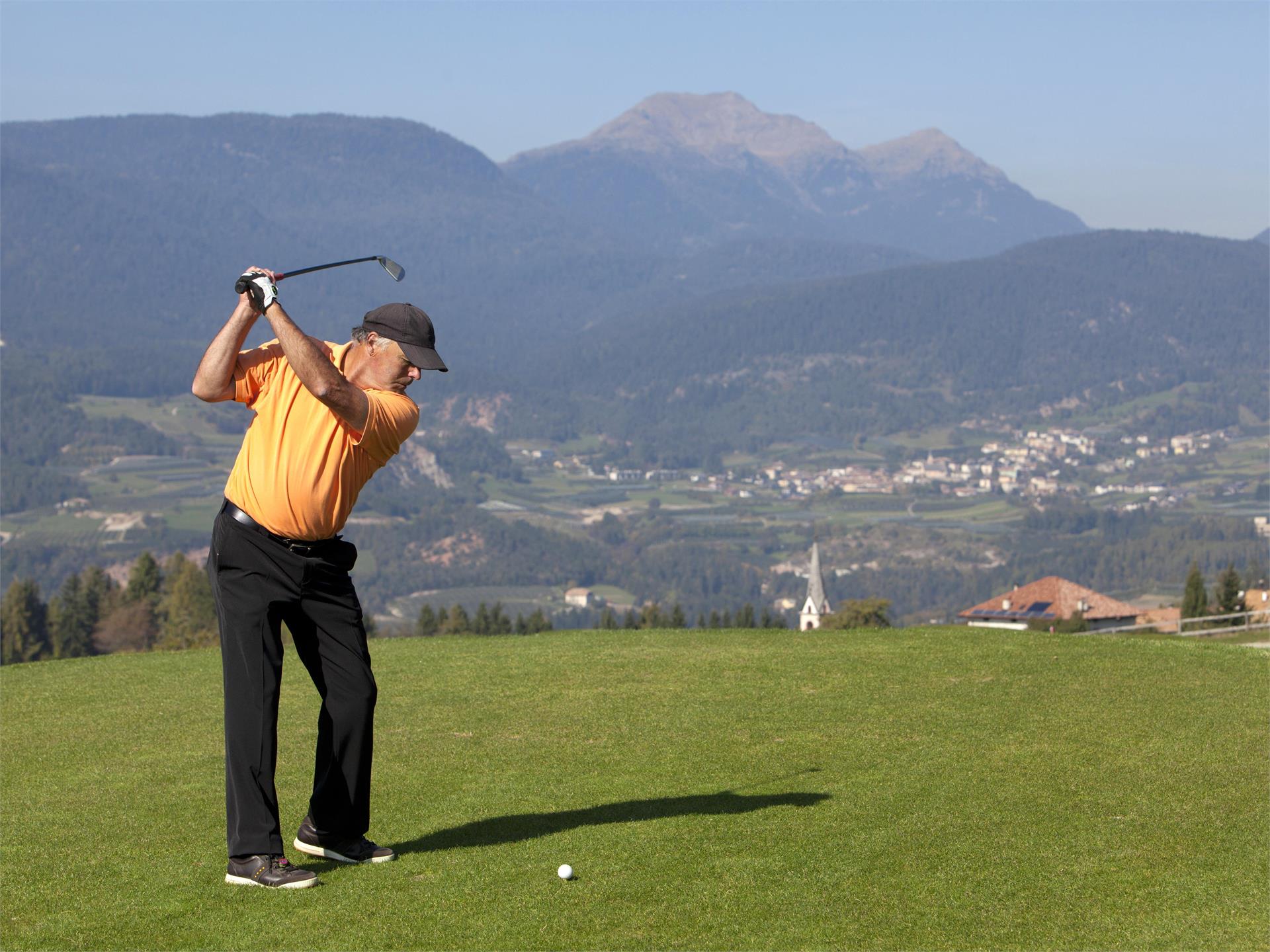 Golf course Dolomiti in Sarnonico Kaltern an der Weinstraße/Caldaro sulla Strada del Vino 3 suedtirol.info