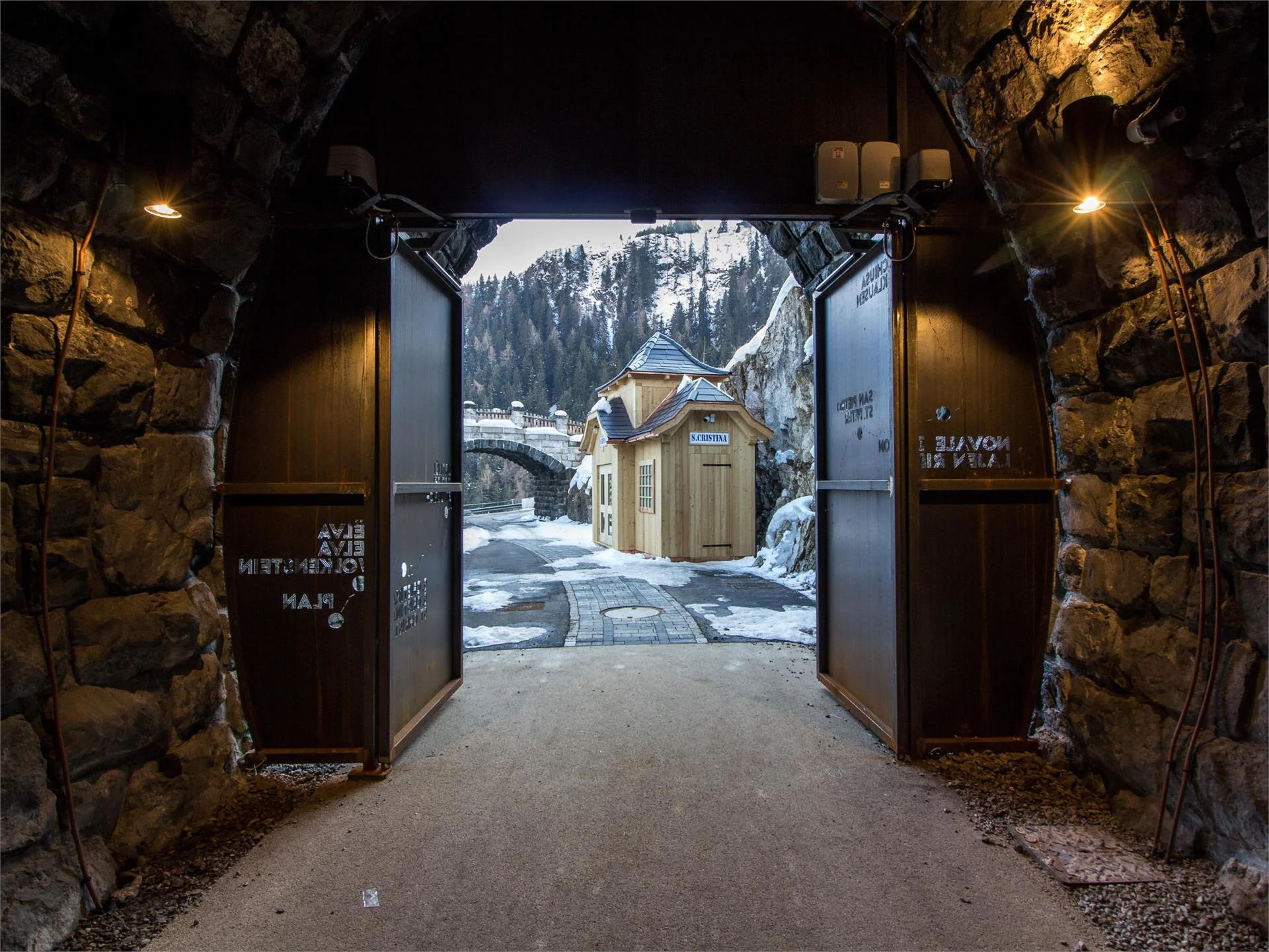Tunnel del Trenino della Val Gardena Santa Cristina Val Gardena 3 suedtirol.info