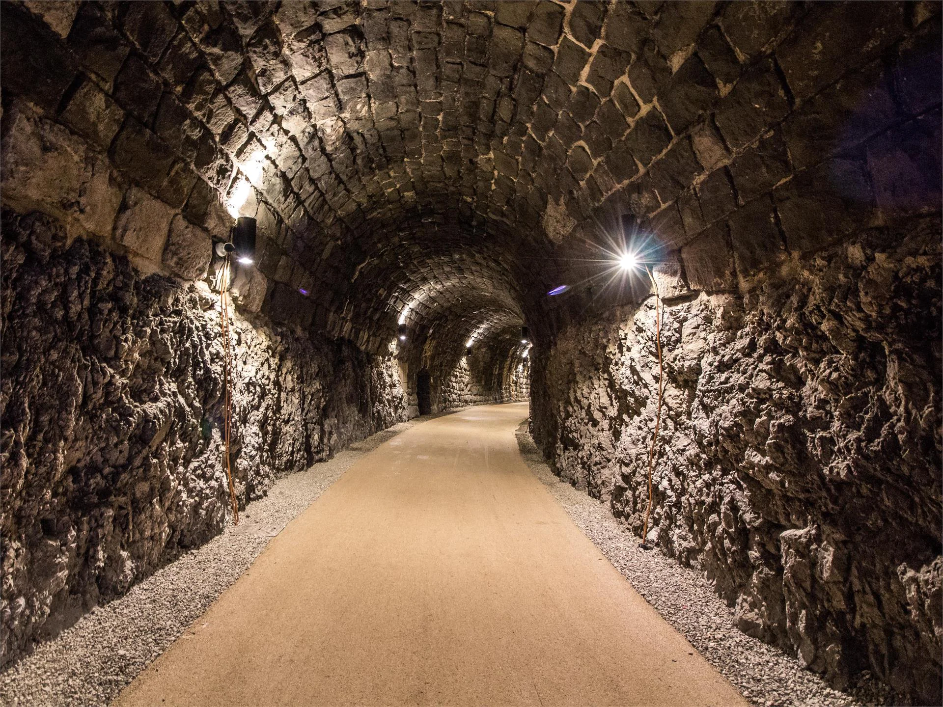 Tunnel del Trenino della Val Gardena Santa Cristina Val Gardena 5 suedtirol.info