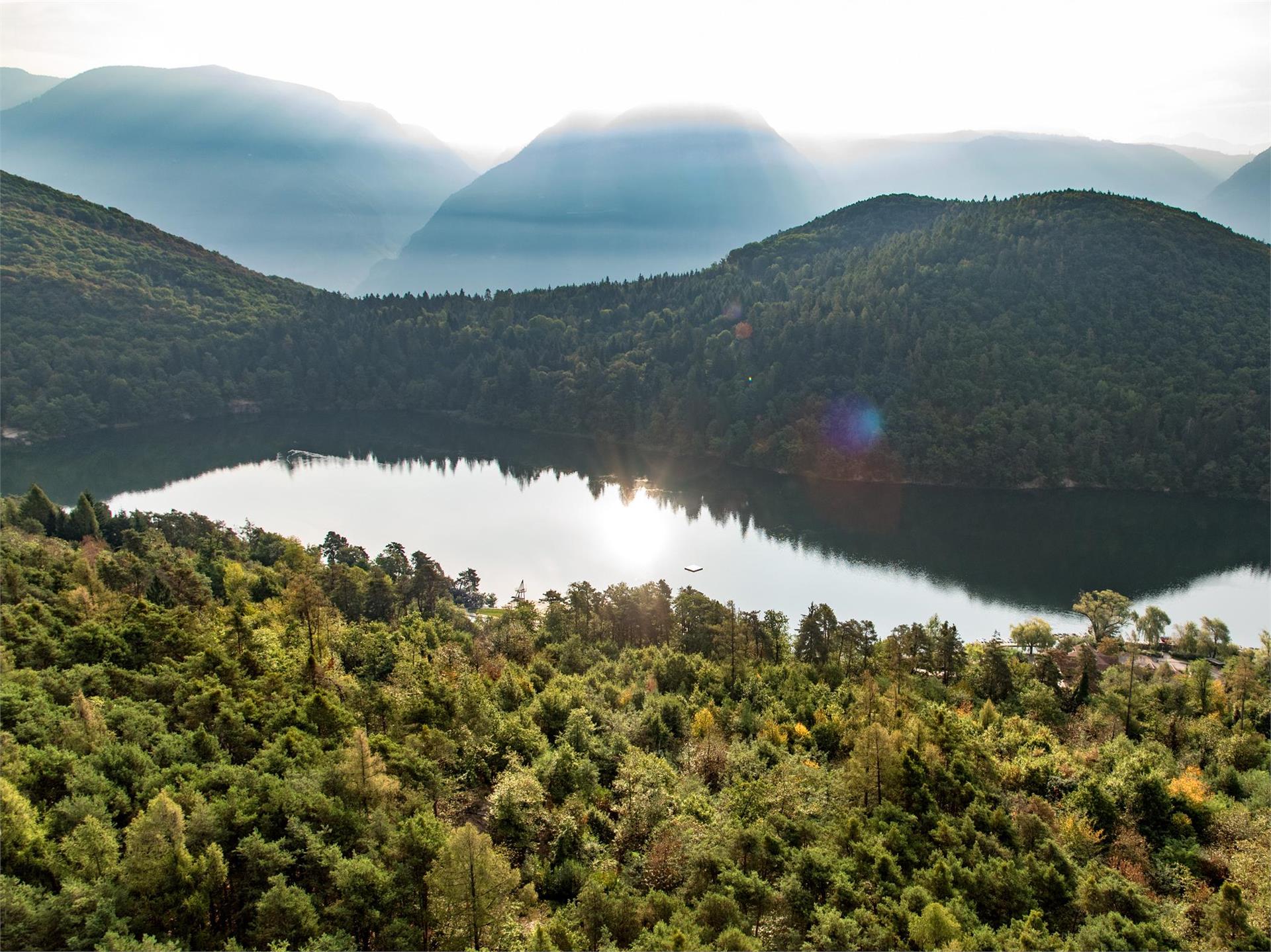 Lago Grande di Monticolo Appiano sulla Strada del Vino 1 suedtirol.info