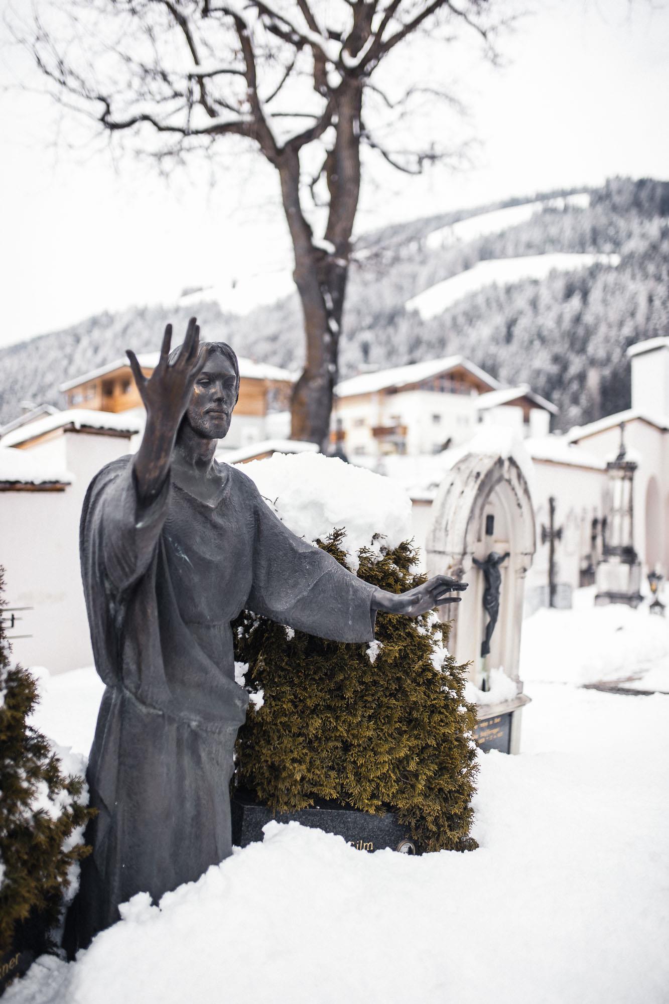 Grave Mrs. Emma Hellensteiner Niederdorf/Villabassa 3 suedtirol.info
