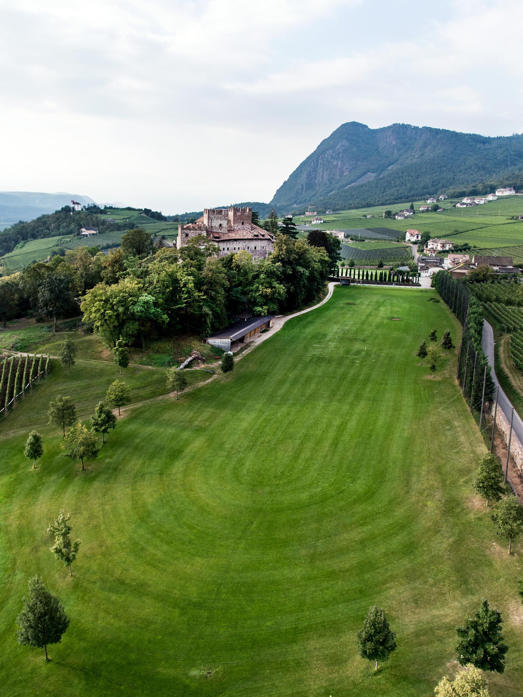 Golf Club Castle Freudenstein Eppan an der Weinstaße/Appiano sulla Strada del Vino 2 suedtirol.info