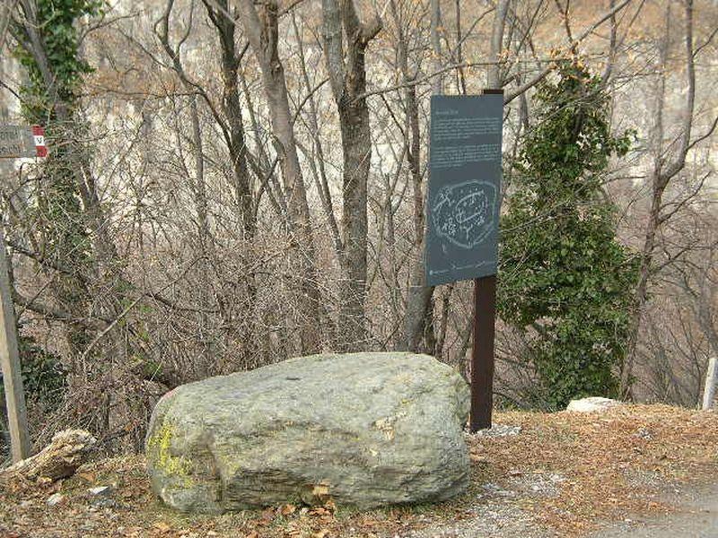 Sasso grande Cortaccia sulla Strada del Vino 1 suedtirol.info