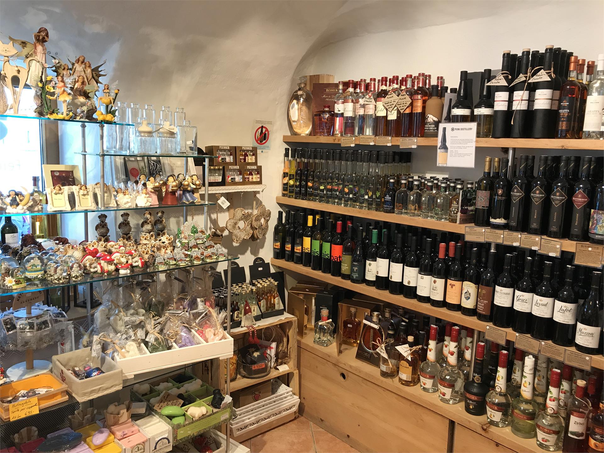 Gruber butcher & gourmet food & souvenirs Glurns/Glorenza 2 suedtirol.info