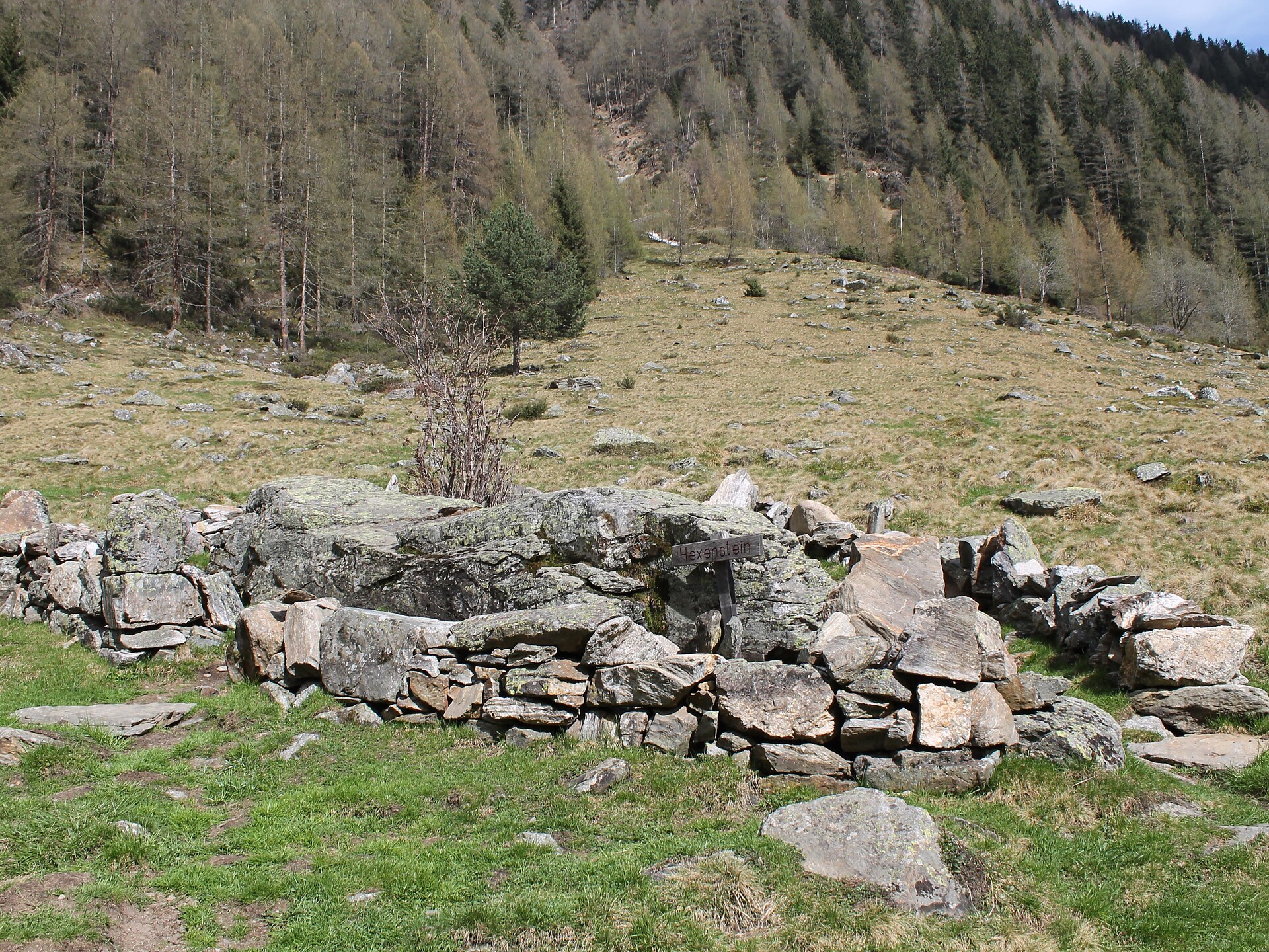 Witches stone