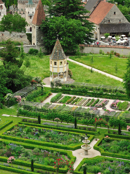 Historic garden of Novacella Abbey  1 suedtirol.info