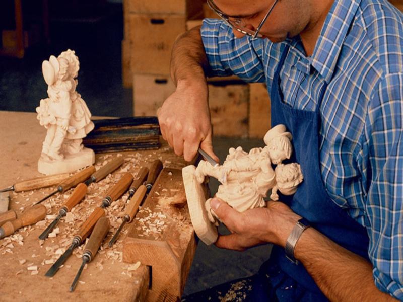 Scultore in legno Verginer Castelrotto 1 suedtirol.info