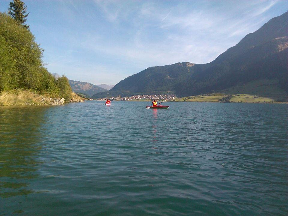 kajak sul lago di Resia e San Valentino Curon Venosta 1 suedtirol.info